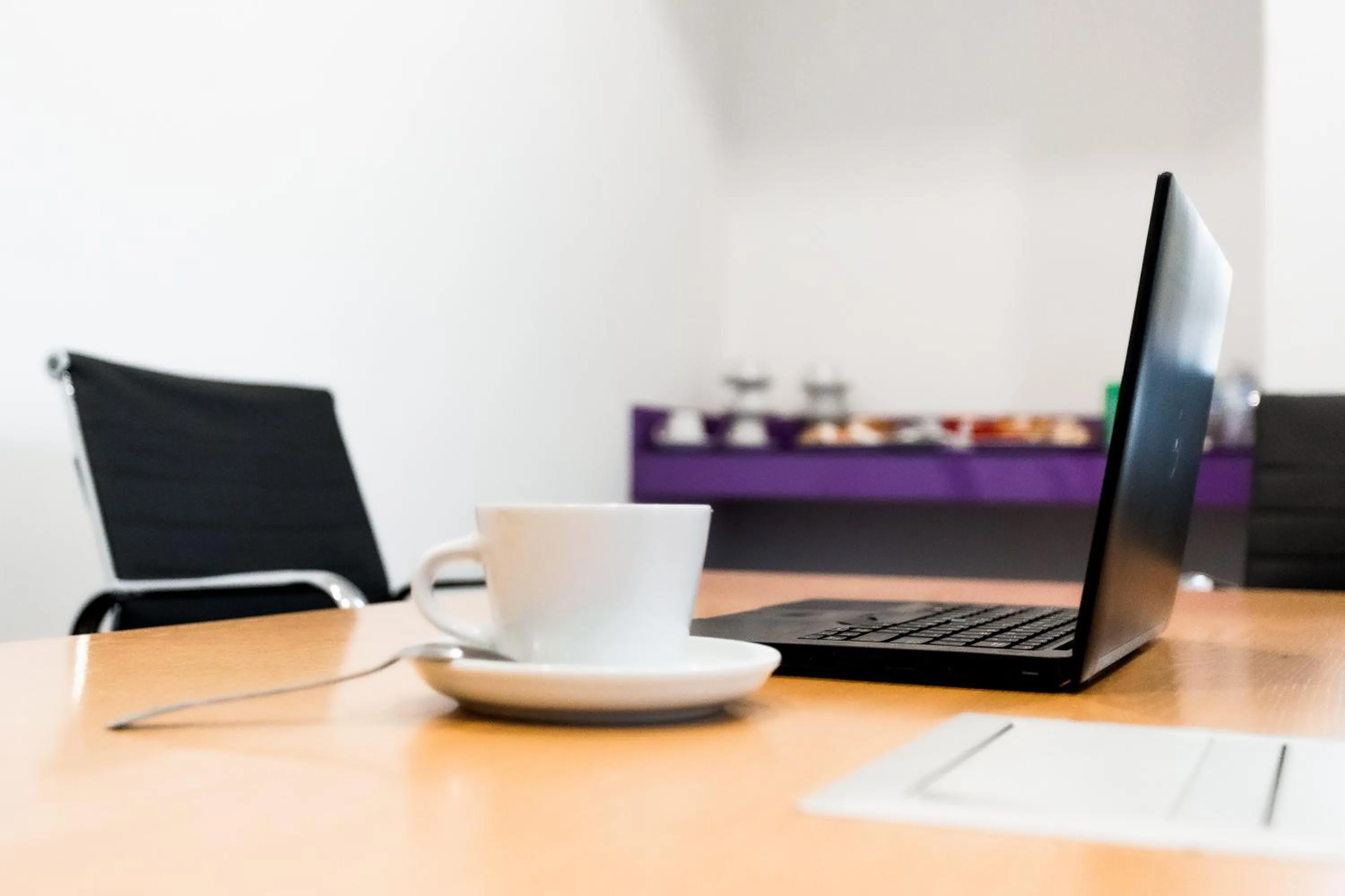 Seating area in InHouse Hotel León