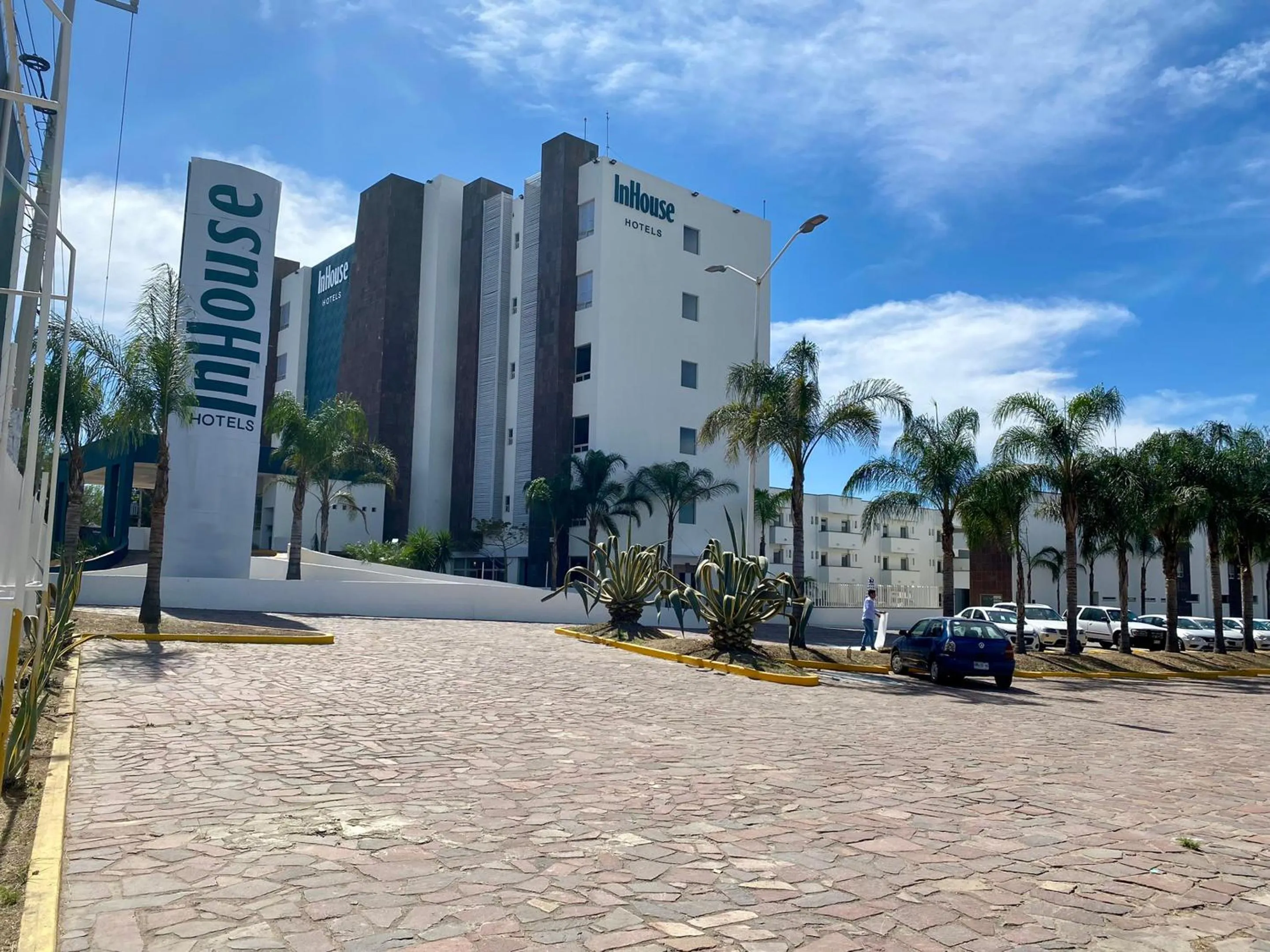 Facade/entrance in InHouse Hotel León