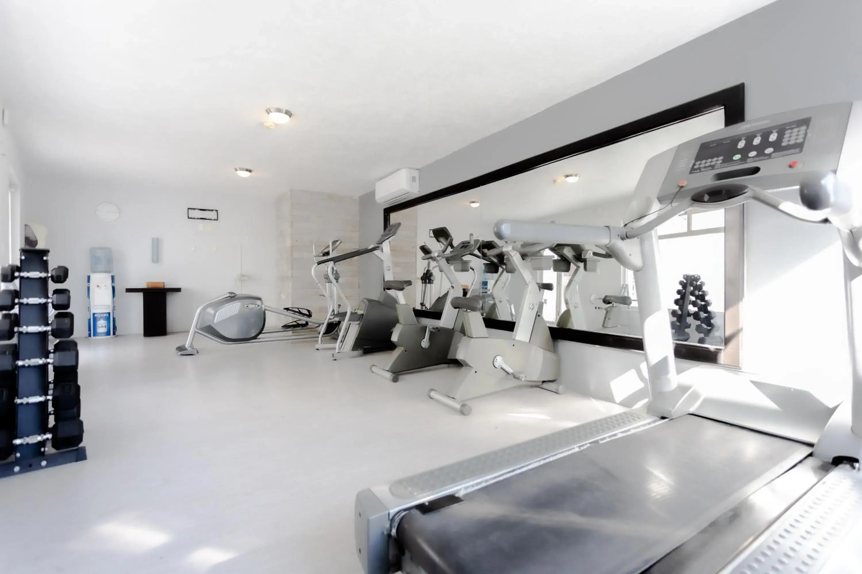 Fitness centre/facilities in InHouse Hotel León Fitness centre/facilities in InHouse Hotel León