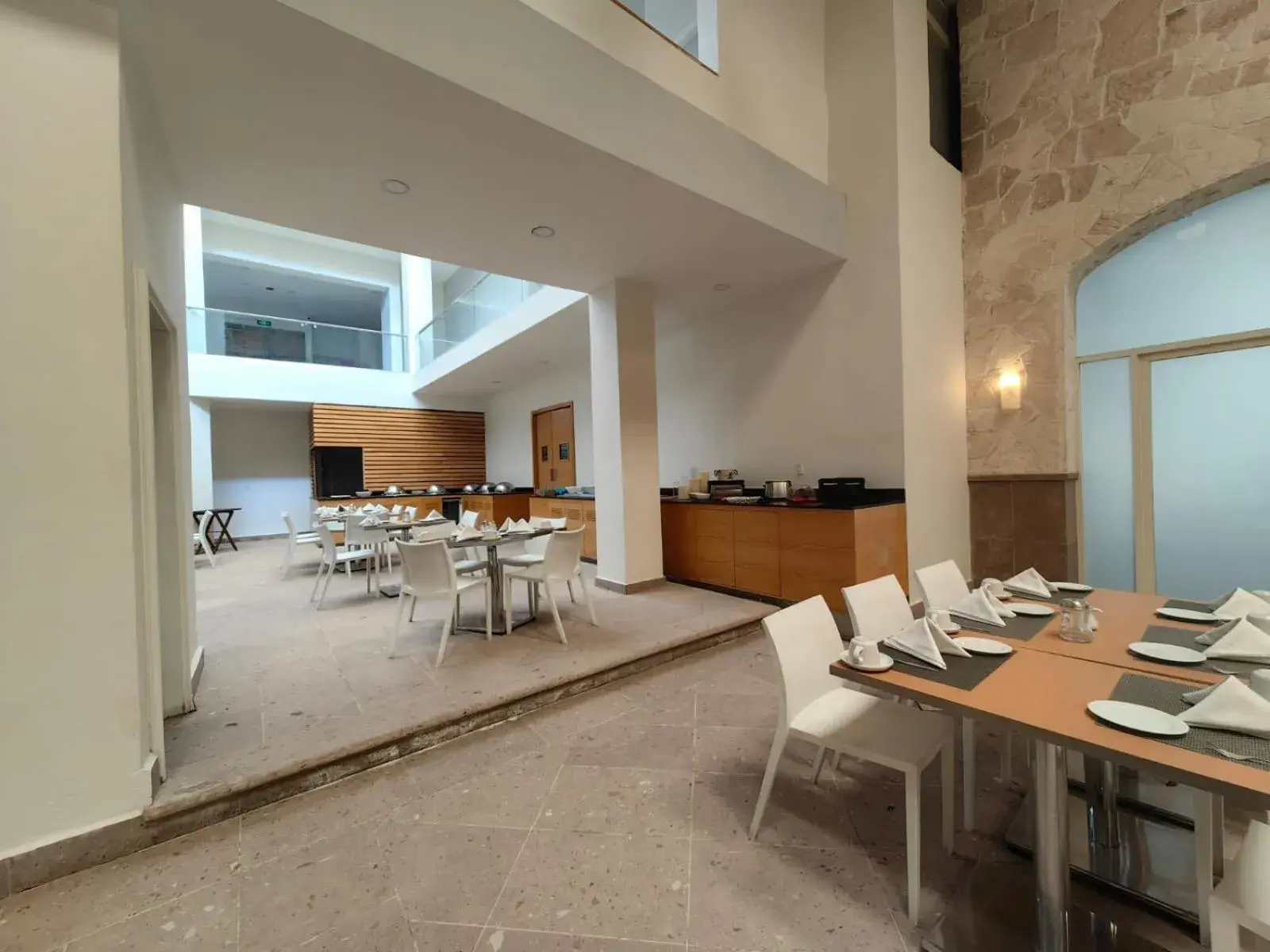 Restaurant/places to eat in InHouse Hotel León Restaurant/places to eat in InHouse Hotel León