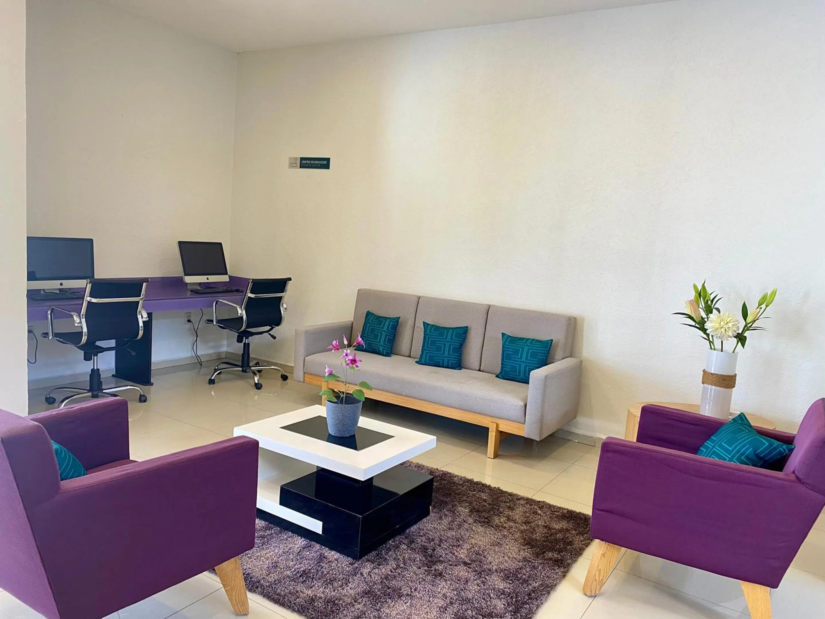 Lobby or reception in InHouse Hotel León