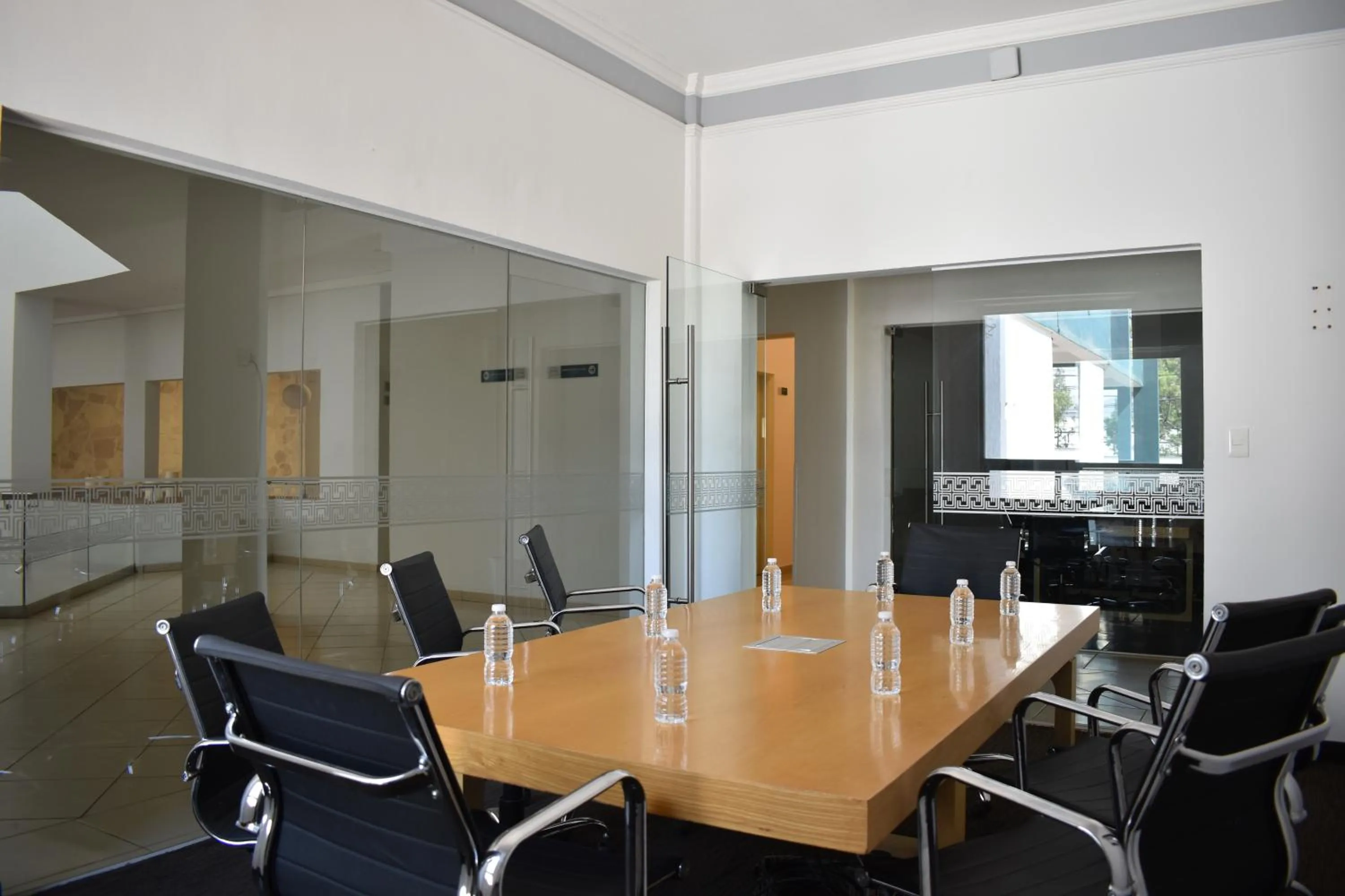 Meeting/conference room in InHouse Hotel León