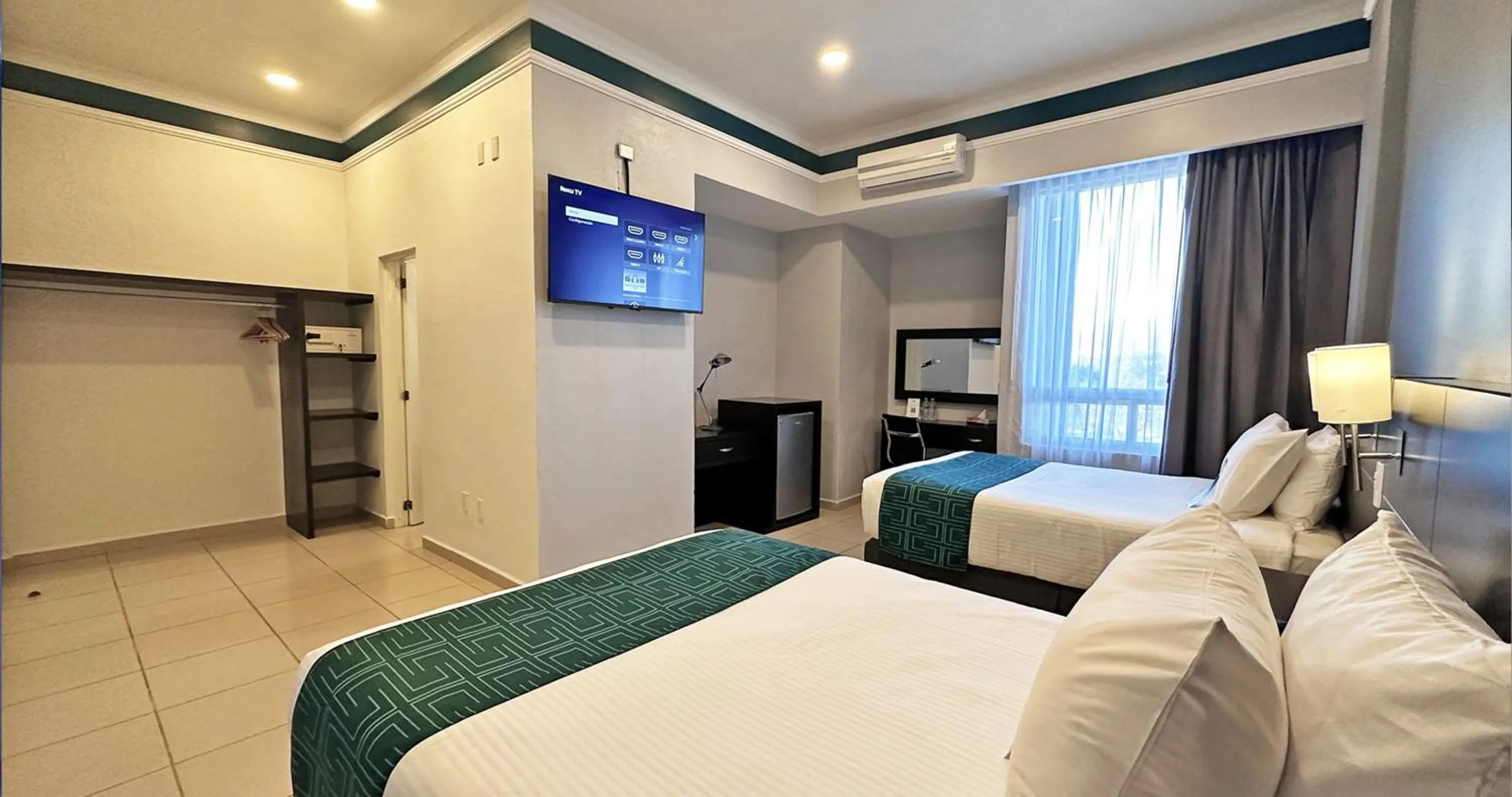 Bed in InHouse Hotel León