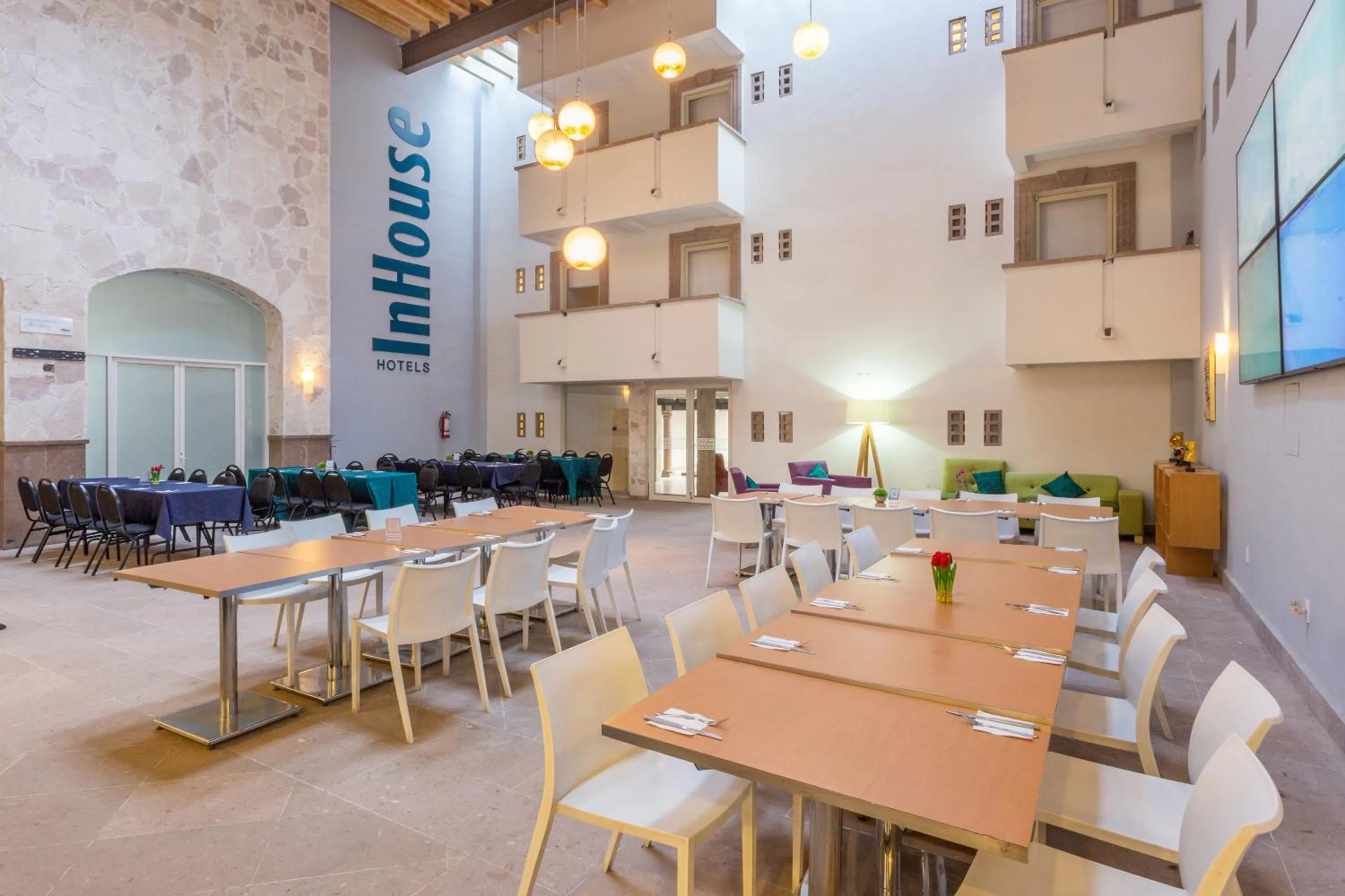 Restaurant/places to eat in InHouse Hotel León