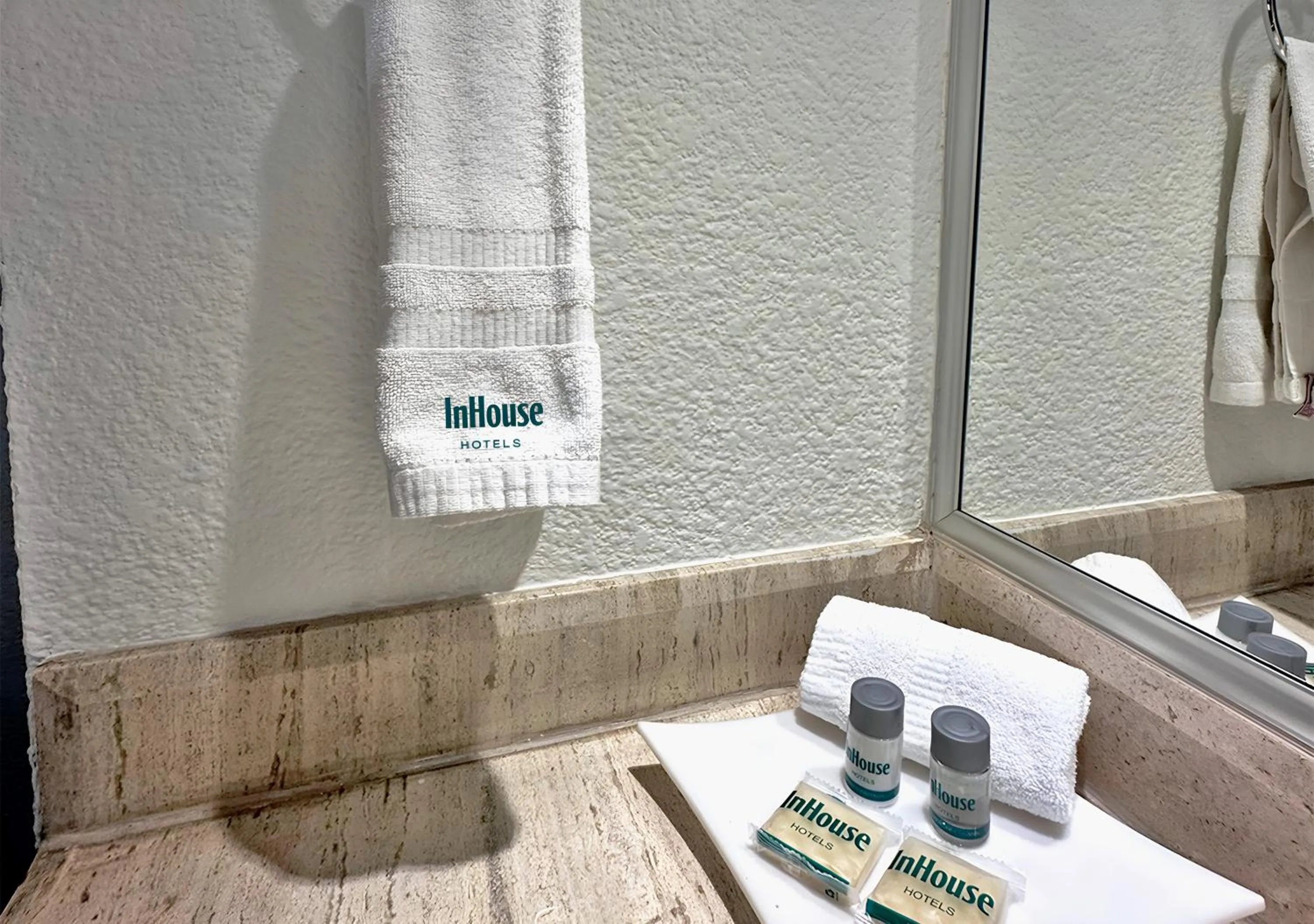 Bathroom in InHouse Hotel León