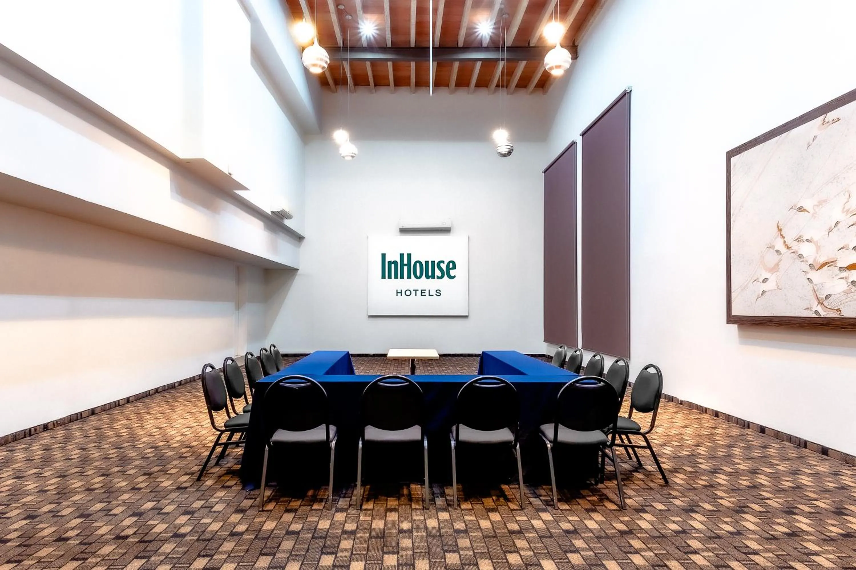 Meeting/conference room in InHouse Hotel León