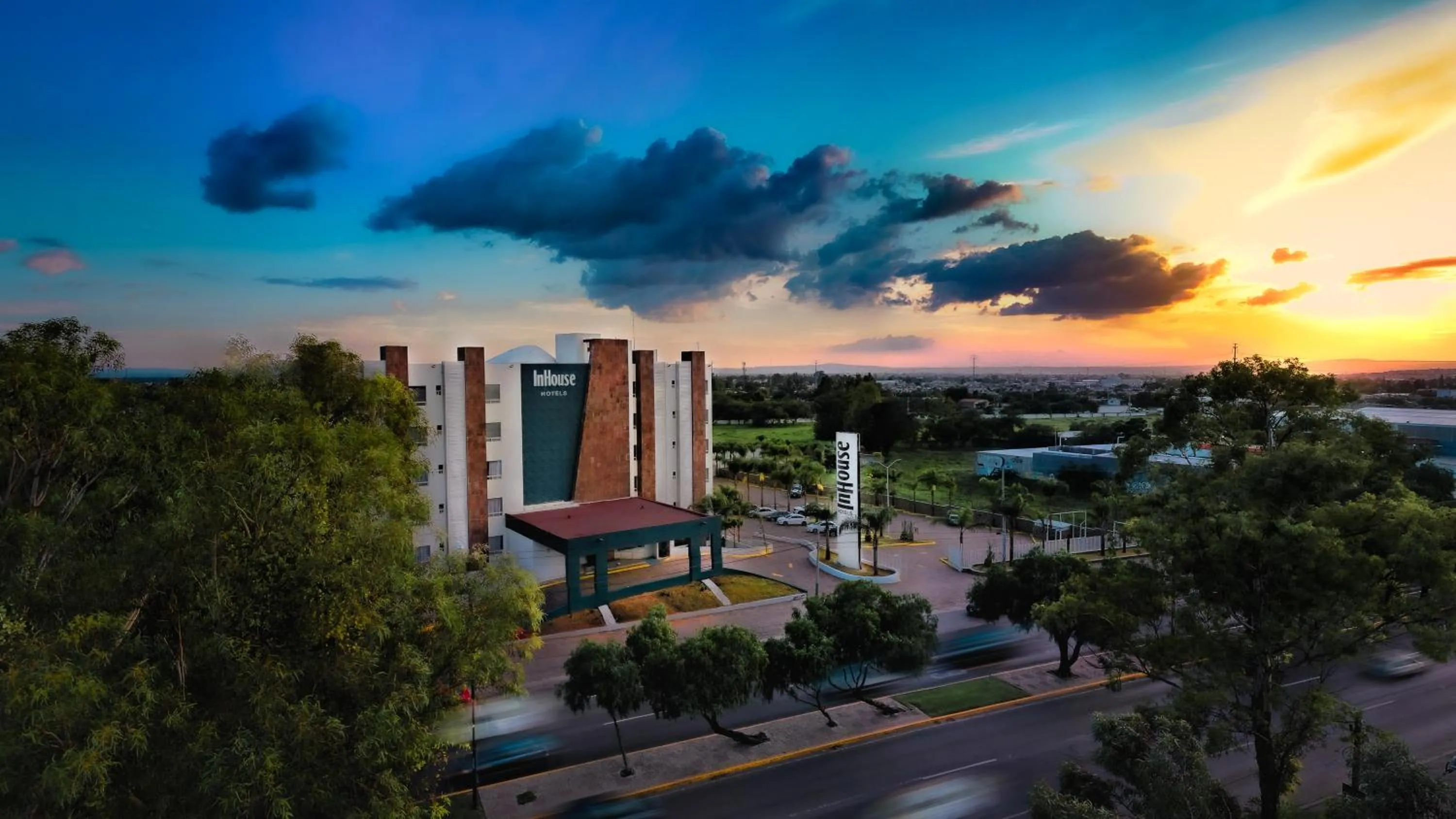 Facade/entrance in InHouse Hotel León