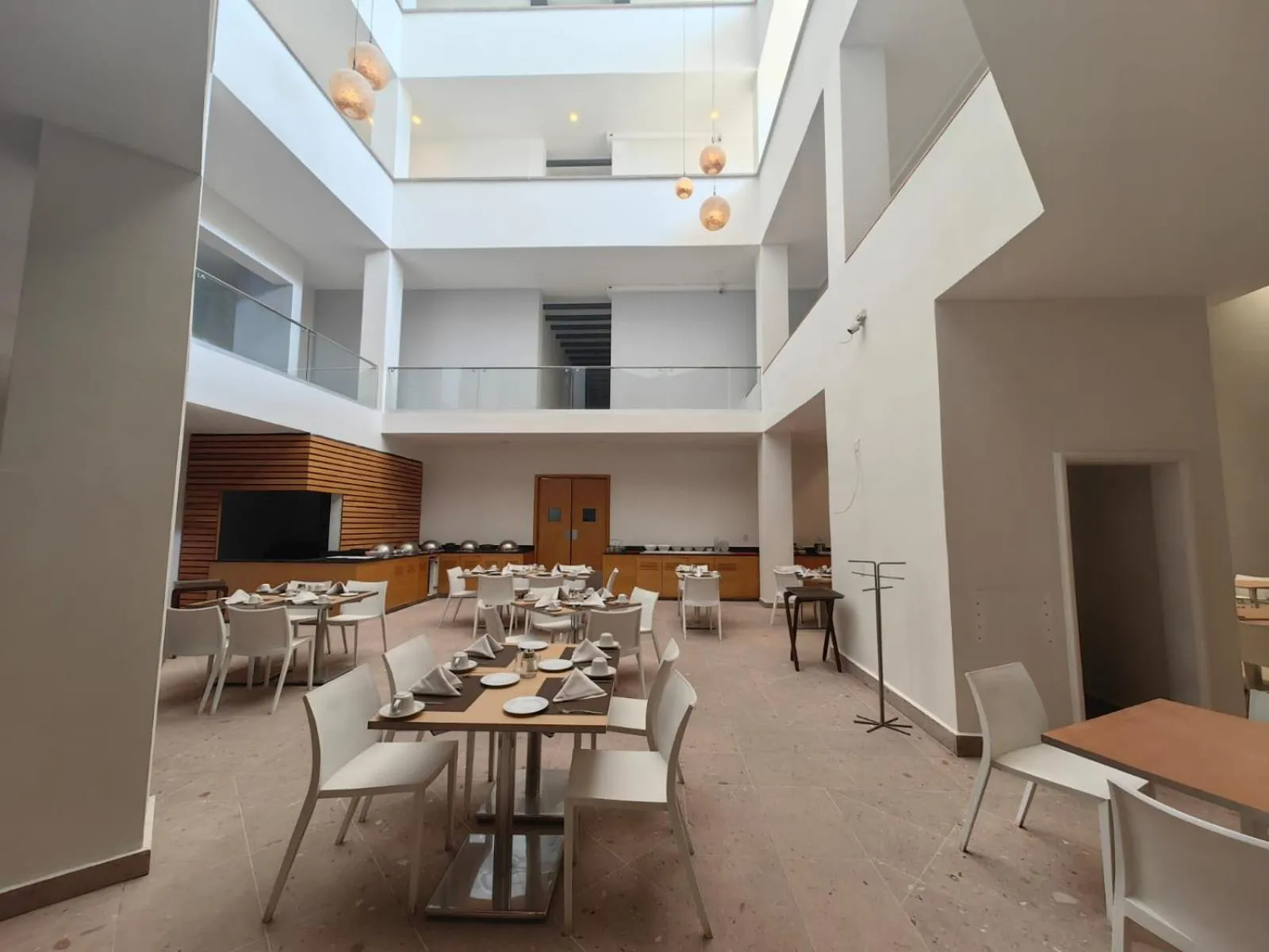 Restaurant/places to eat in InHouse Hotel León