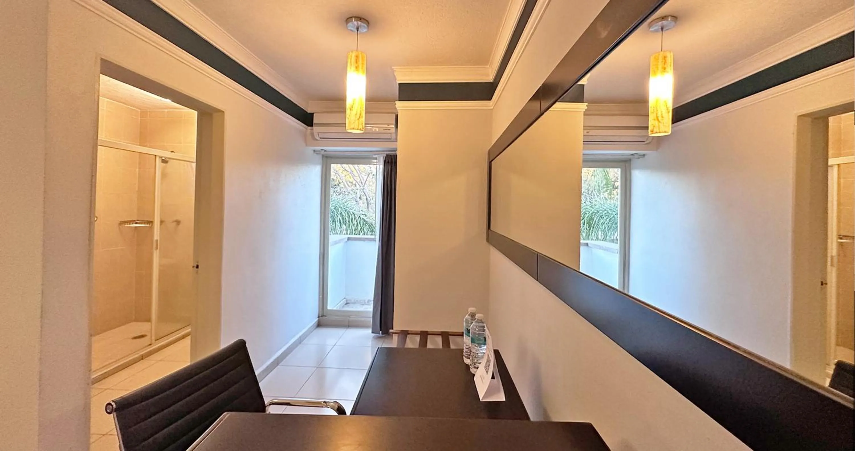 Seating area in InHouse Hotel León