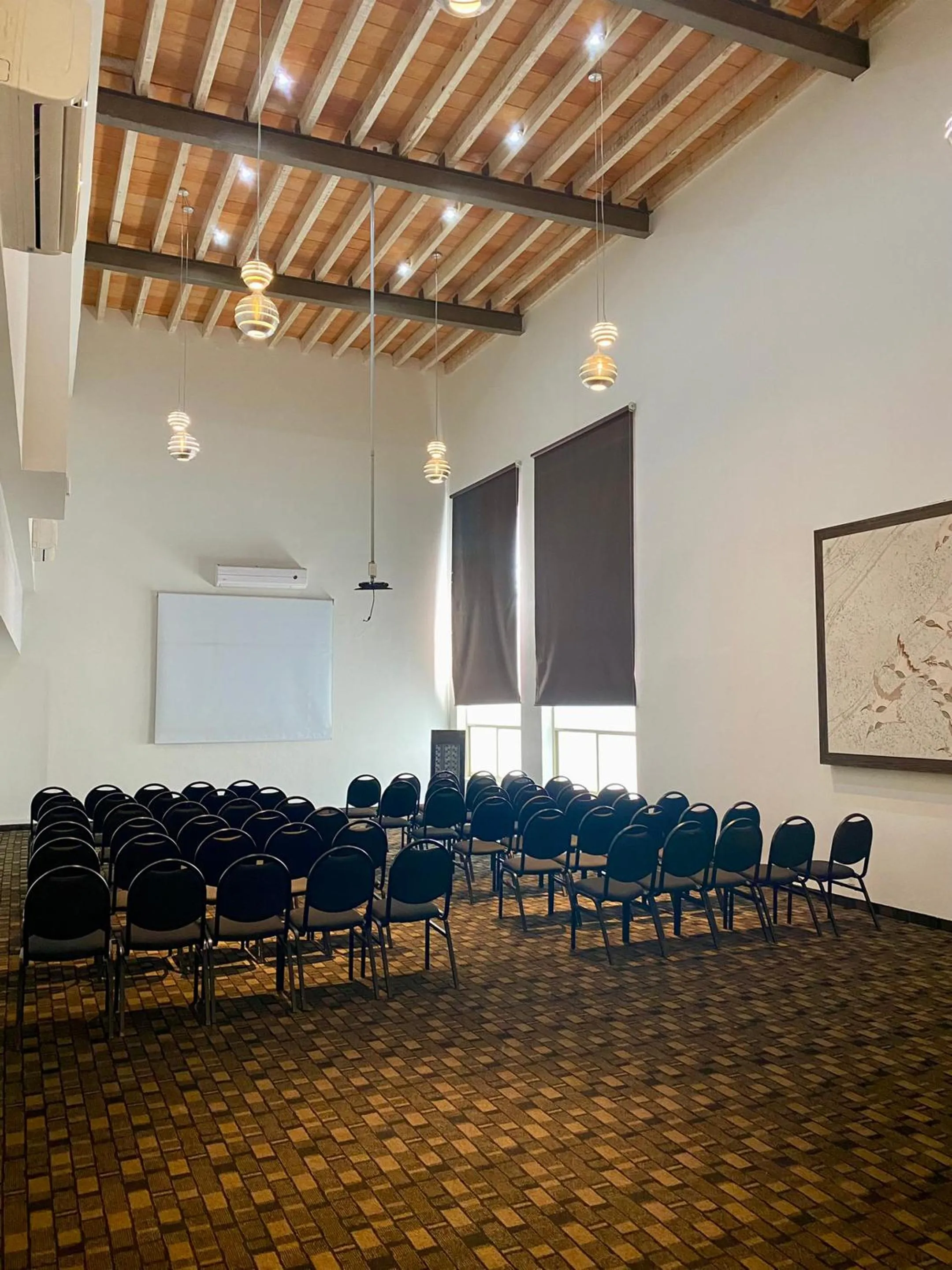 Meeting/conference room in InHouse Hotel León