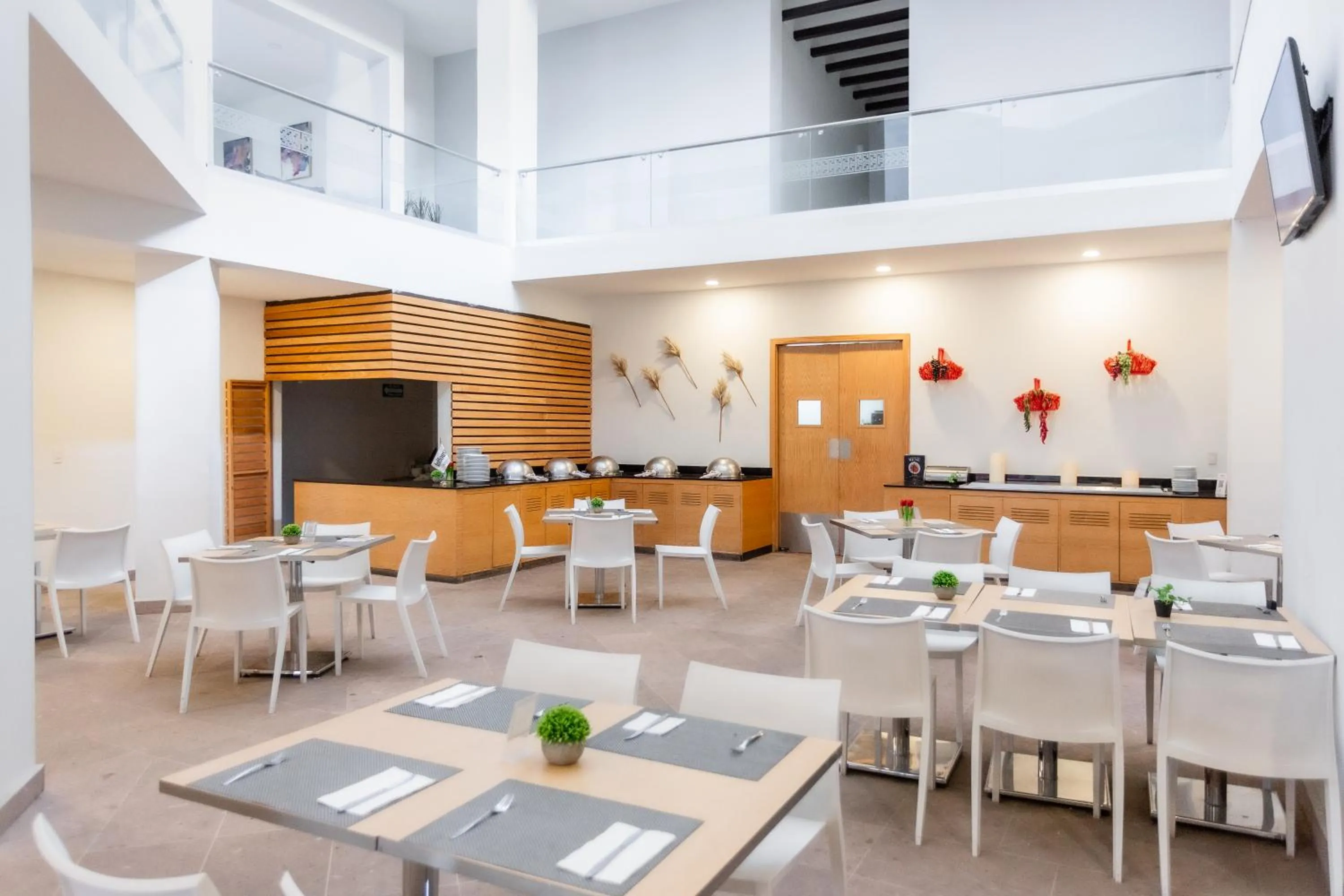 Restaurant/places to eat in InHouse Hotel León