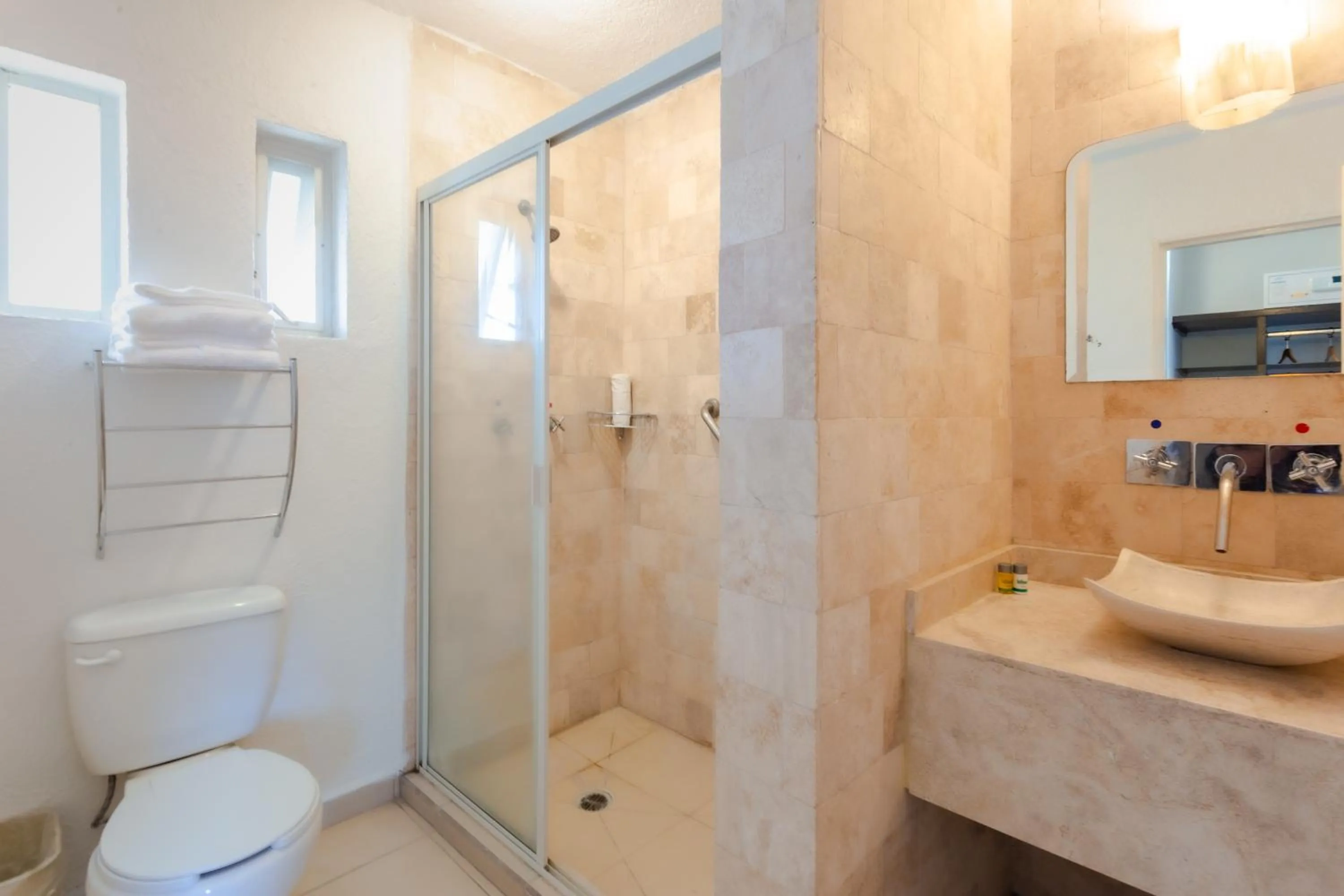 Bathroom in InHouse Hotel León