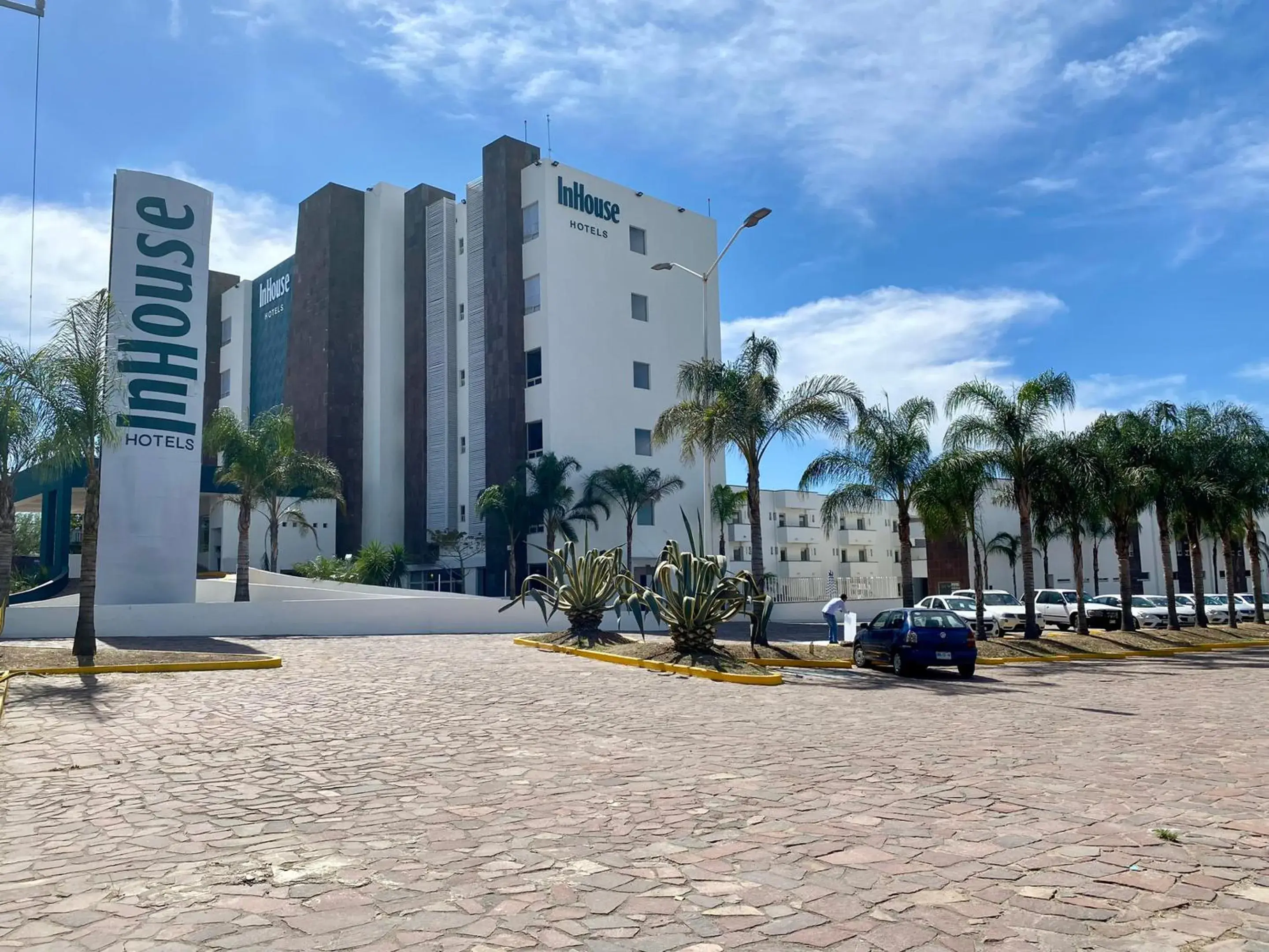 Facade/entrance in InHouse Hotel León Facade/entrance in InHouse Hotel León