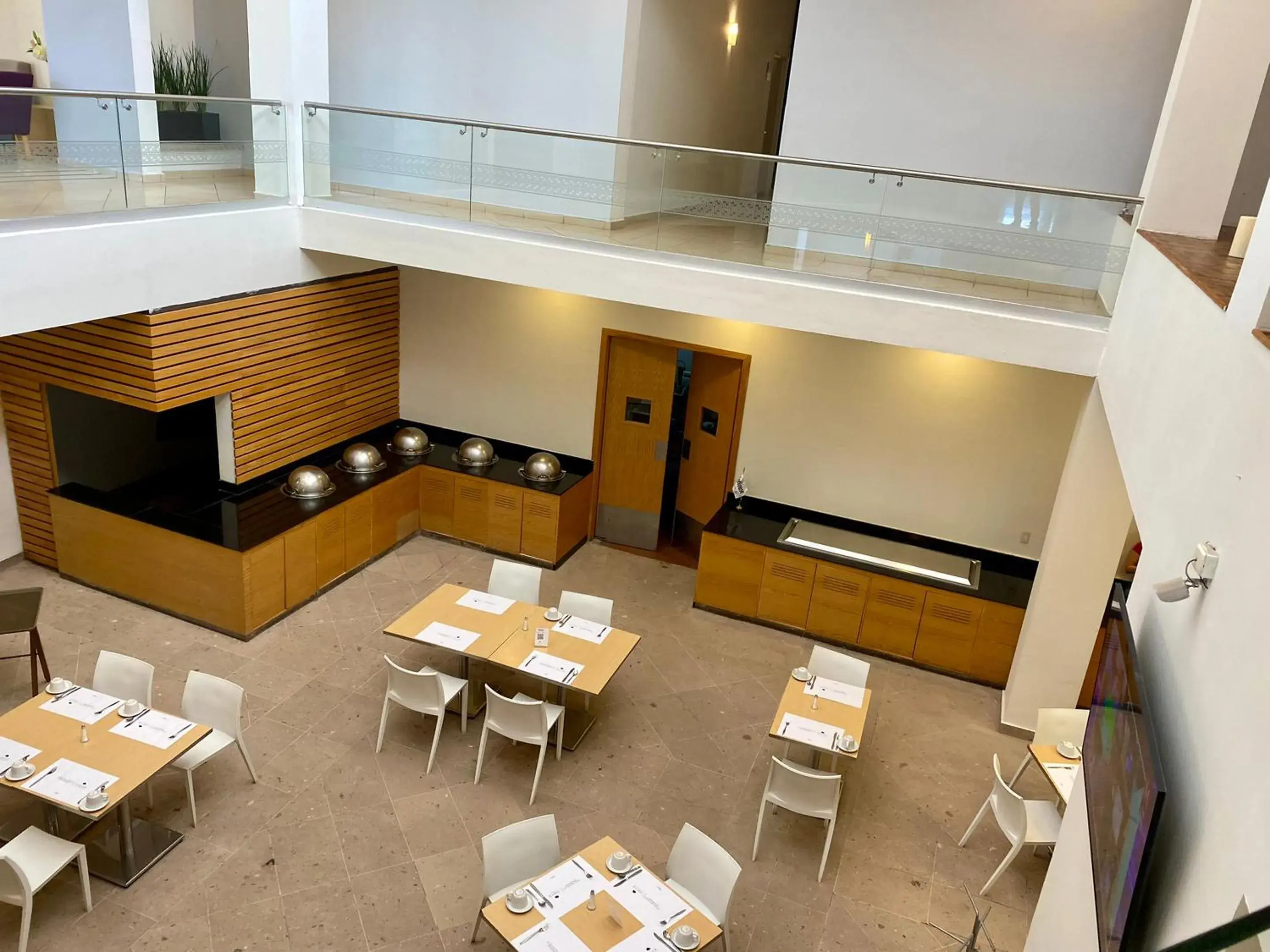 Restaurant/places to eat in InHouse Hotel León Restaurant/places to eat in InHouse Hotel León