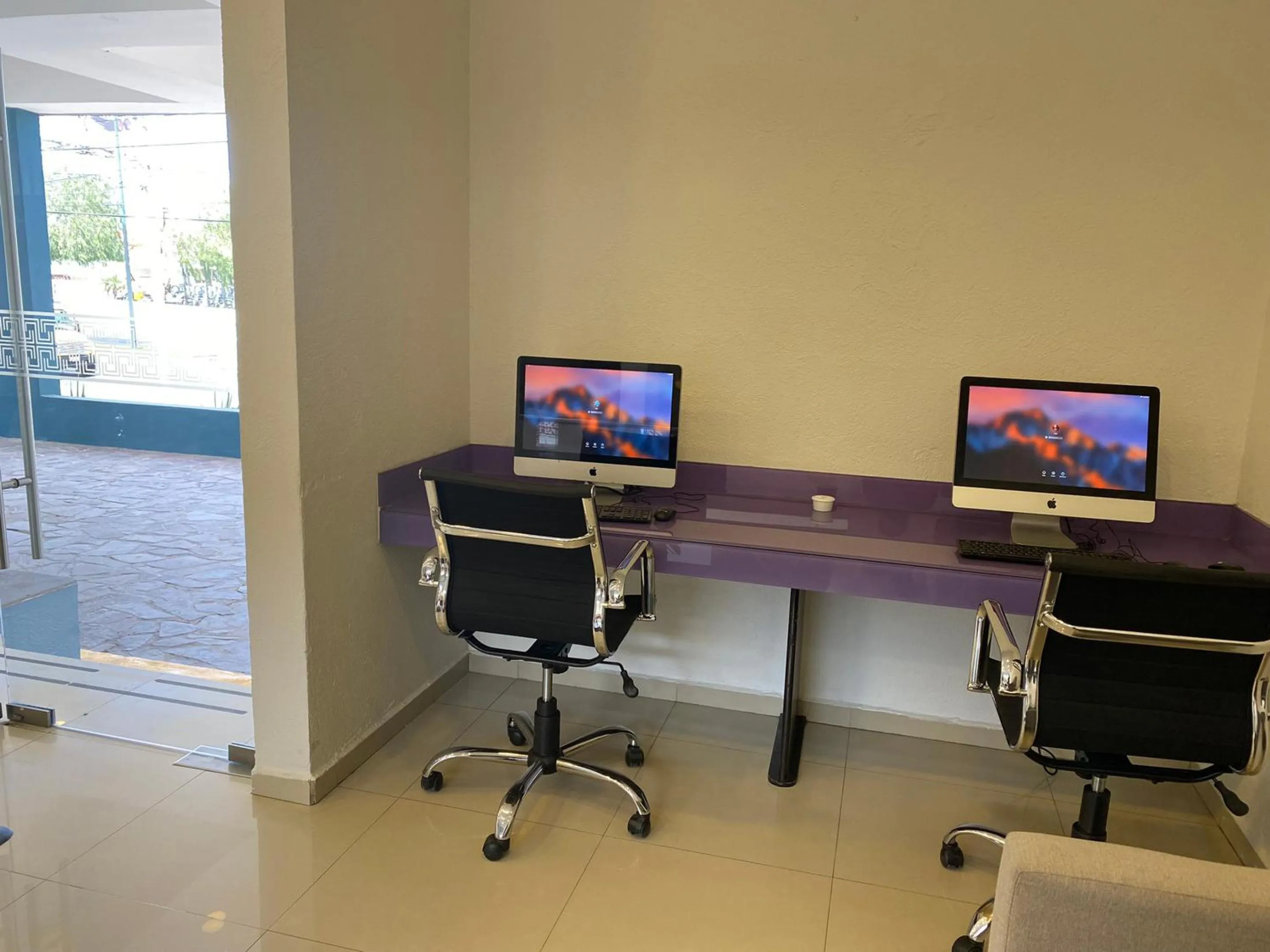 Lobby or reception in InHouse Hotel León