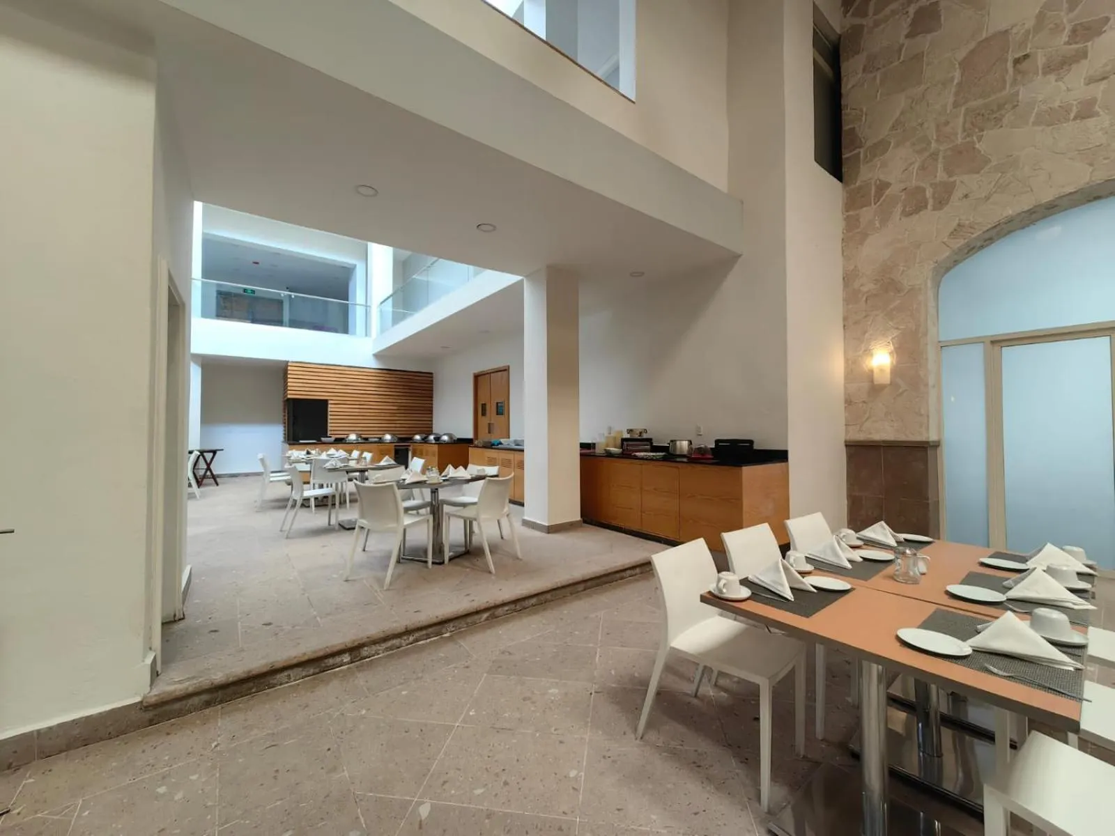 Restaurant/places to eat in InHouse Hotel León