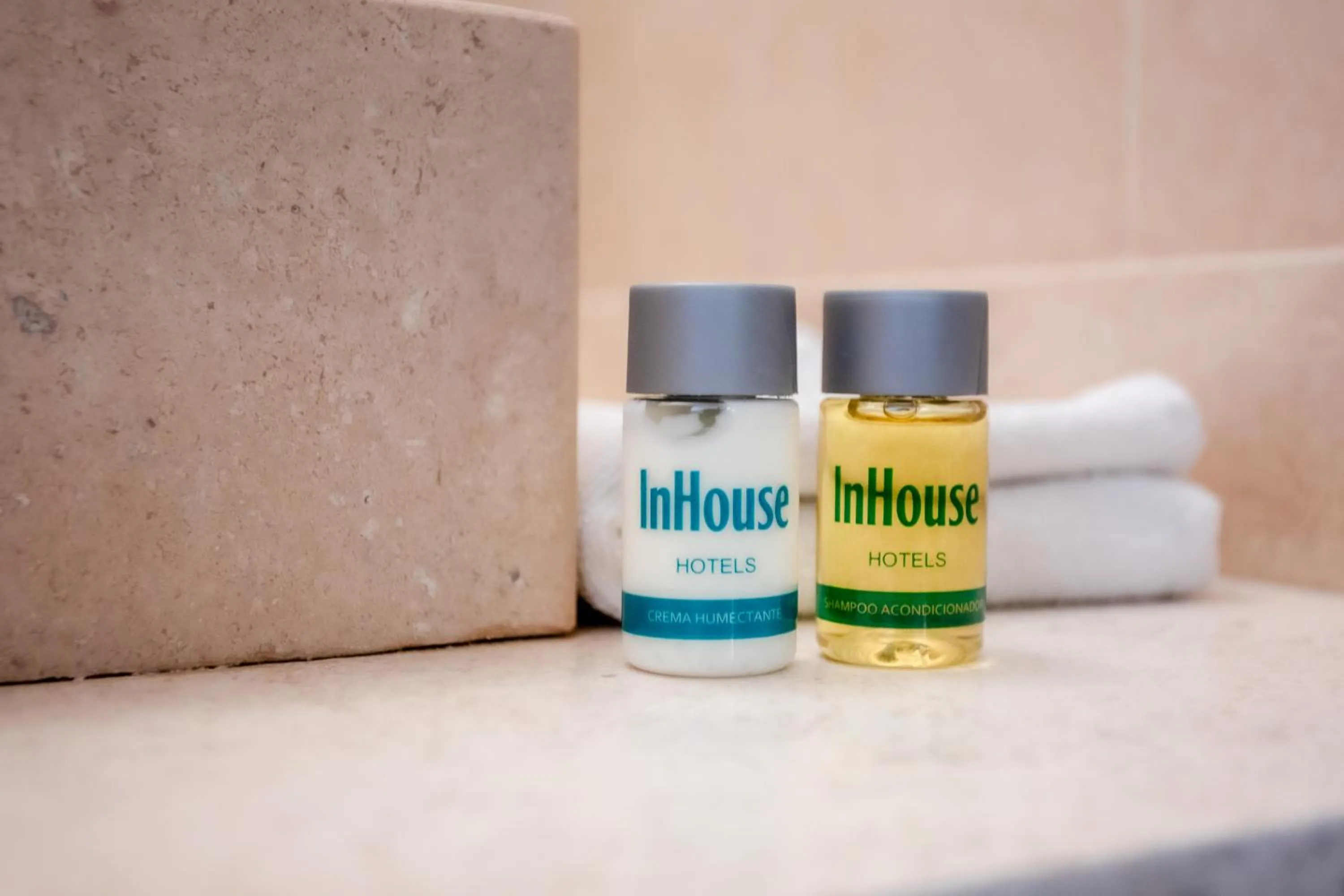 Bathroom in InHouse Hotel León