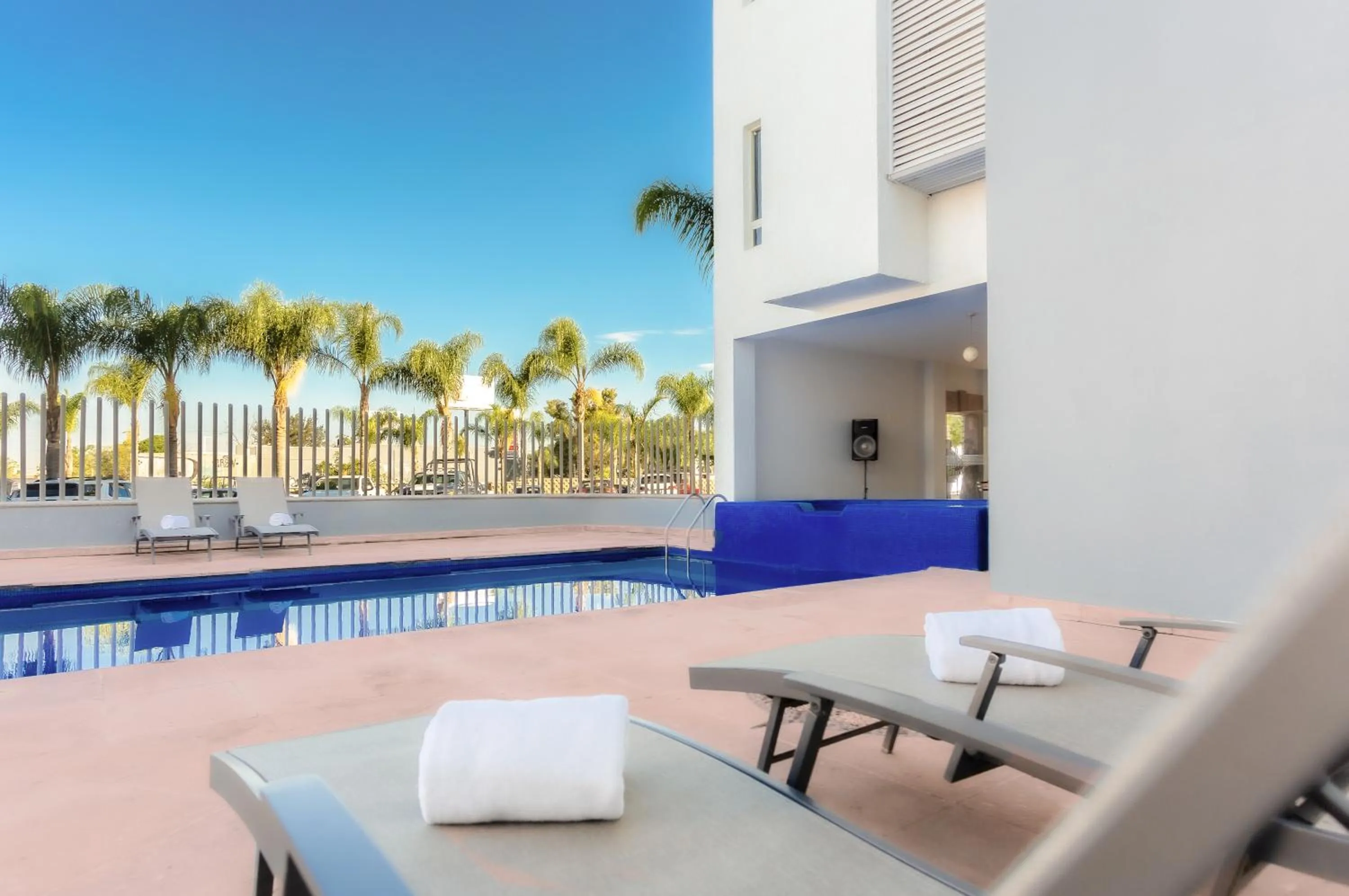 Swimming pool in InHouse Hotel León