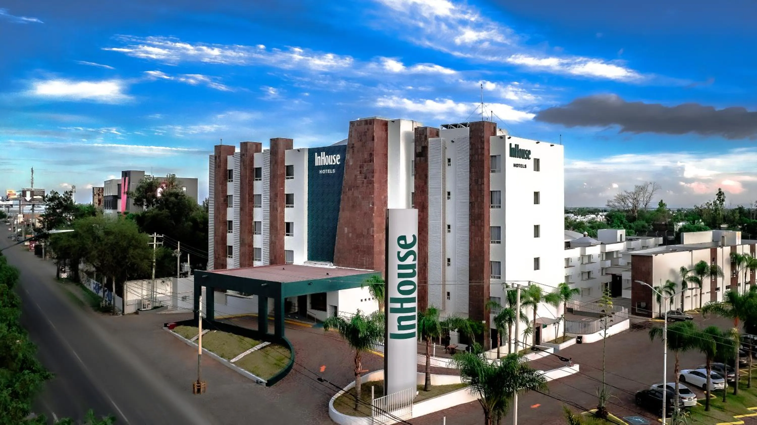 Facade/entrance in InHouse Hotel León