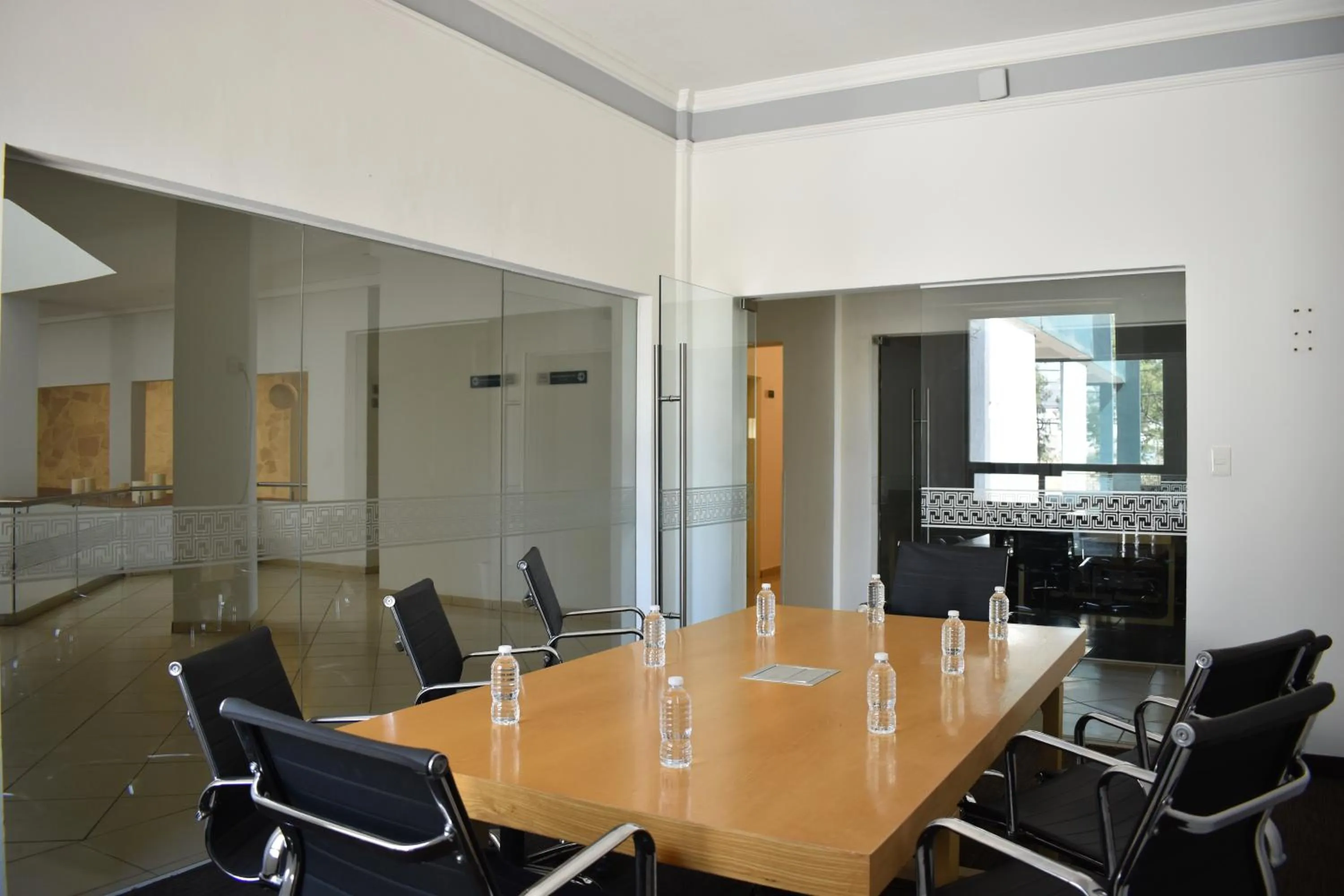 Meeting/conference room in InHouse Hotel León