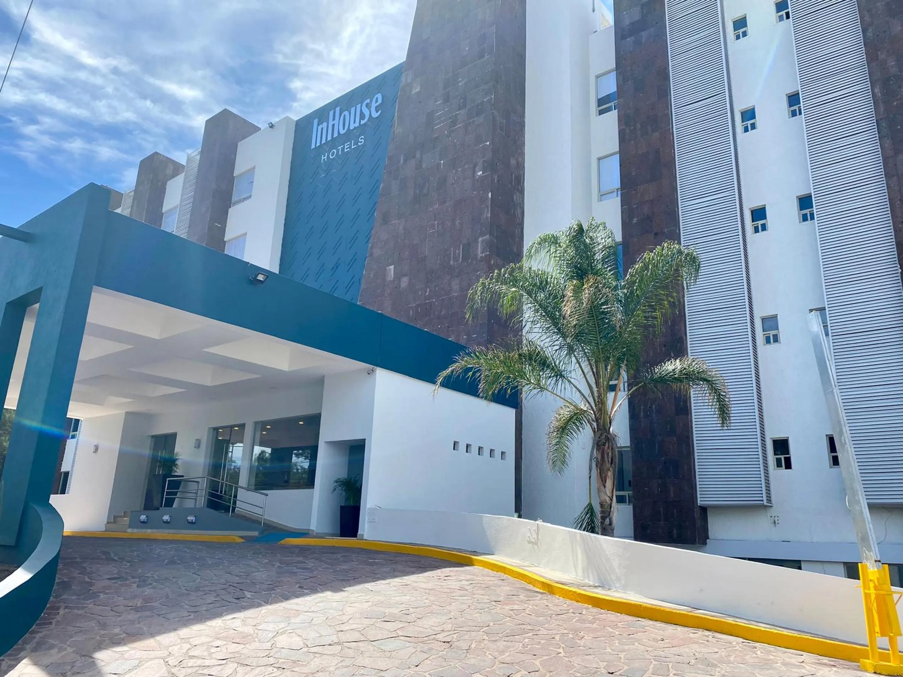 Facade/entrance in InHouse Hotel León