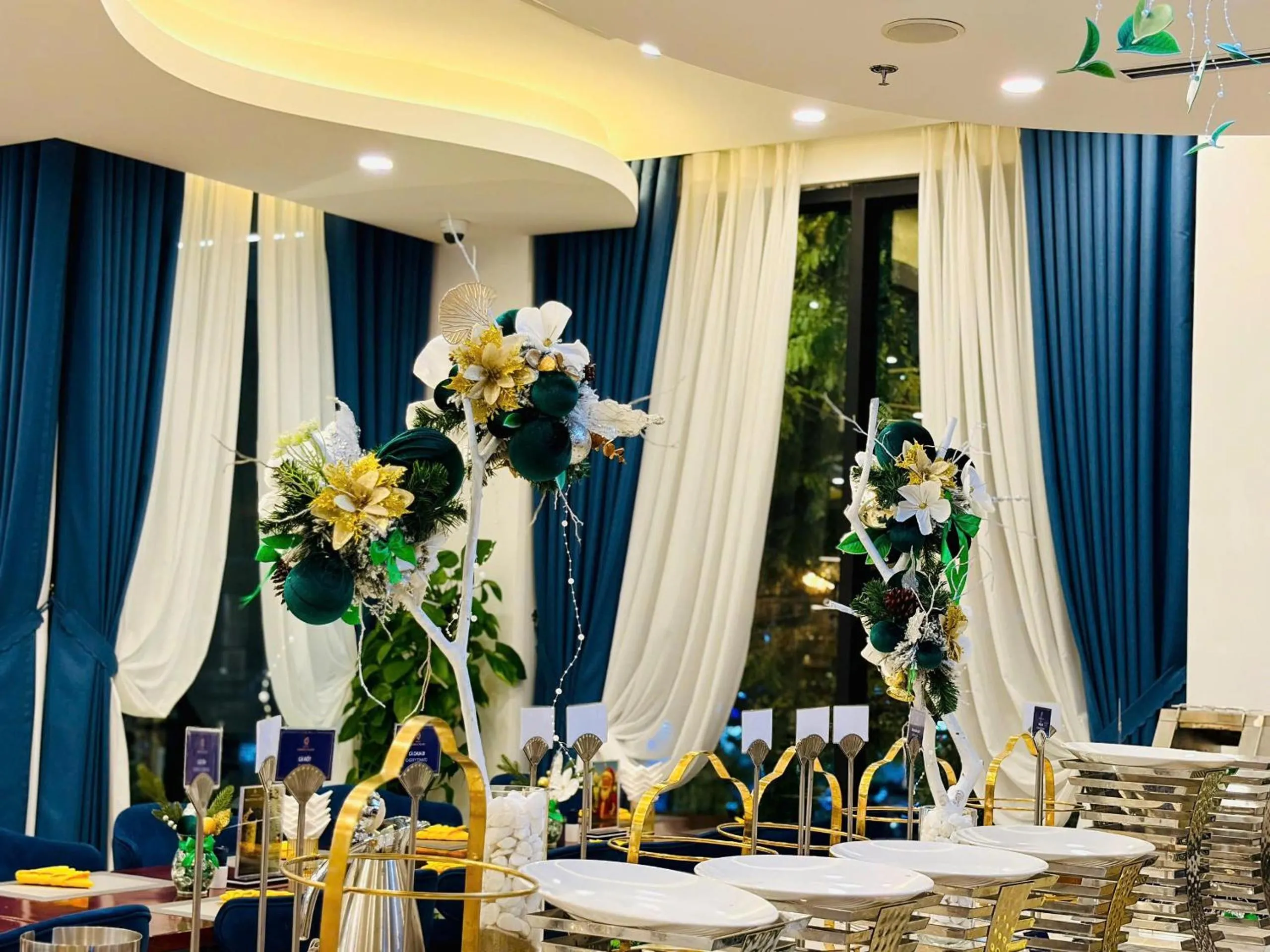 SANDALS ISLAND HOTEL