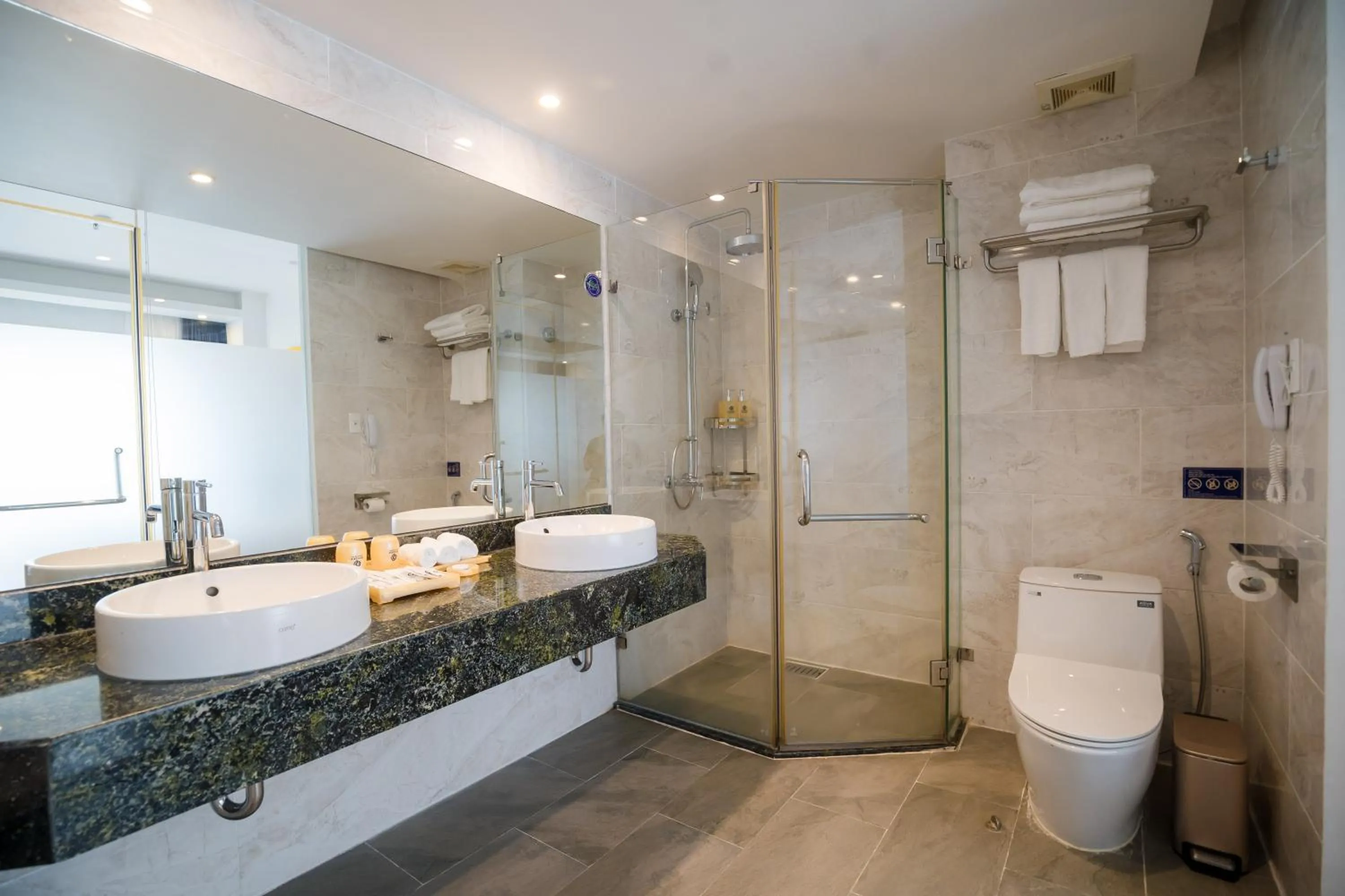 Shower in SANDALS ISLAND HOTEL