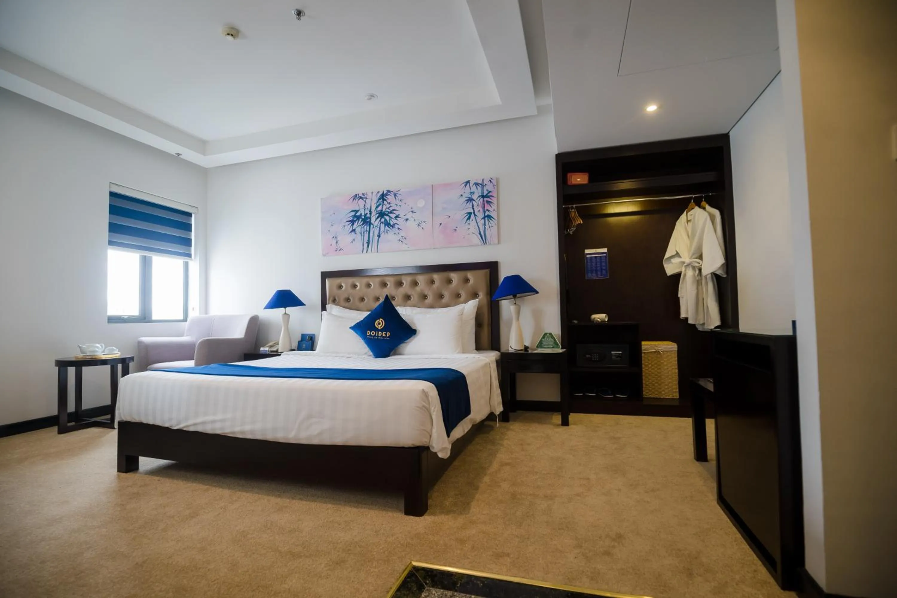 Photo of the whole room, Bed in SANDALS ISLAND HOTEL