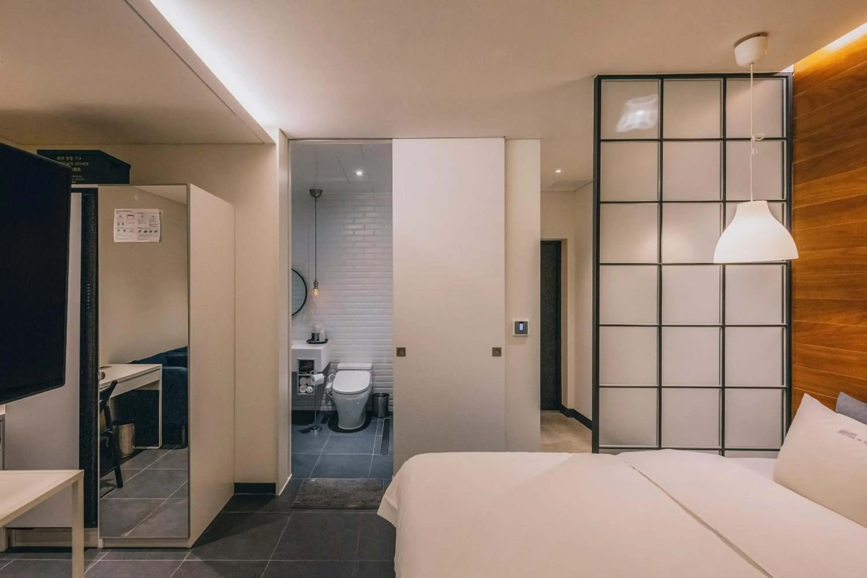 Toilet, Bed in Gwangju Hotel the spot Toilet, Bed in Gwangju Hotel the spot