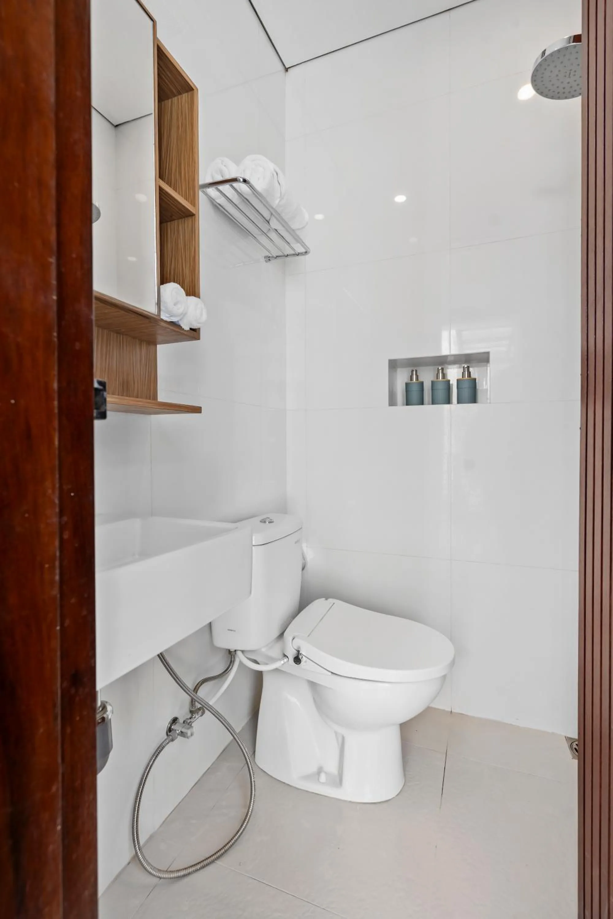 Toilet in Asasta Villa by Betterplace