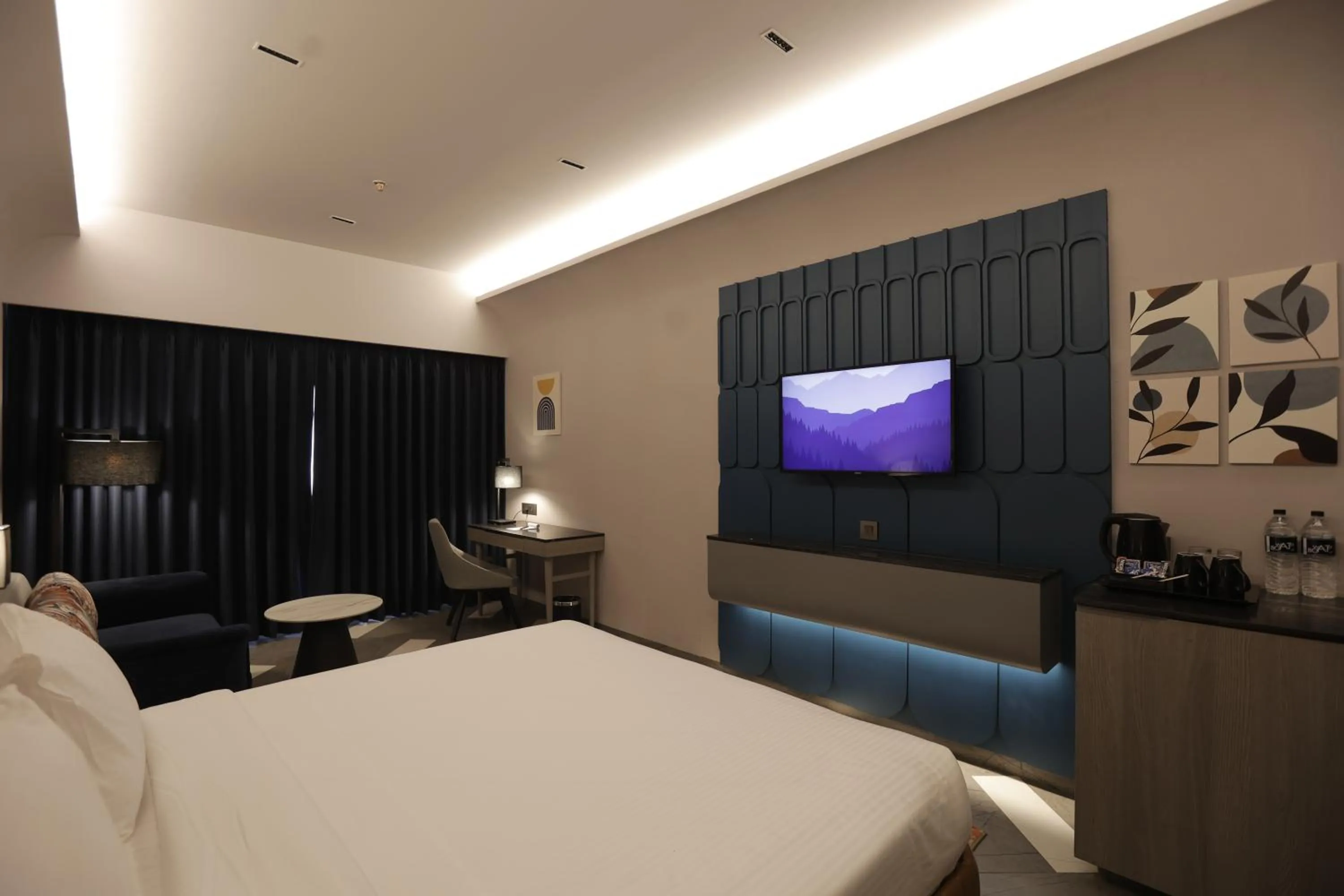 Bed in Palm Springs Resort