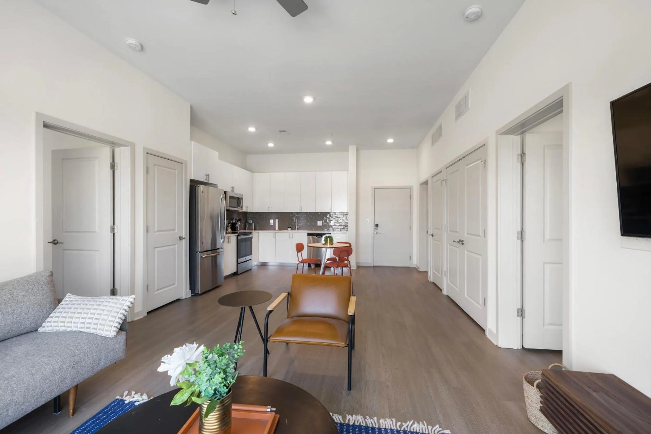 Modern Nulu 2BR CozySuites 06