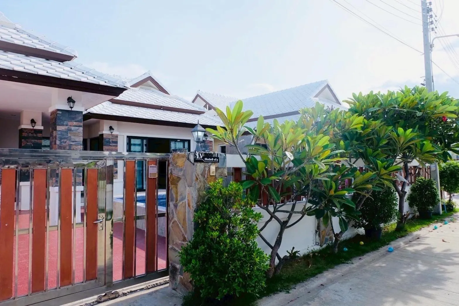 Swimming pool in LV Villa Cha-am
