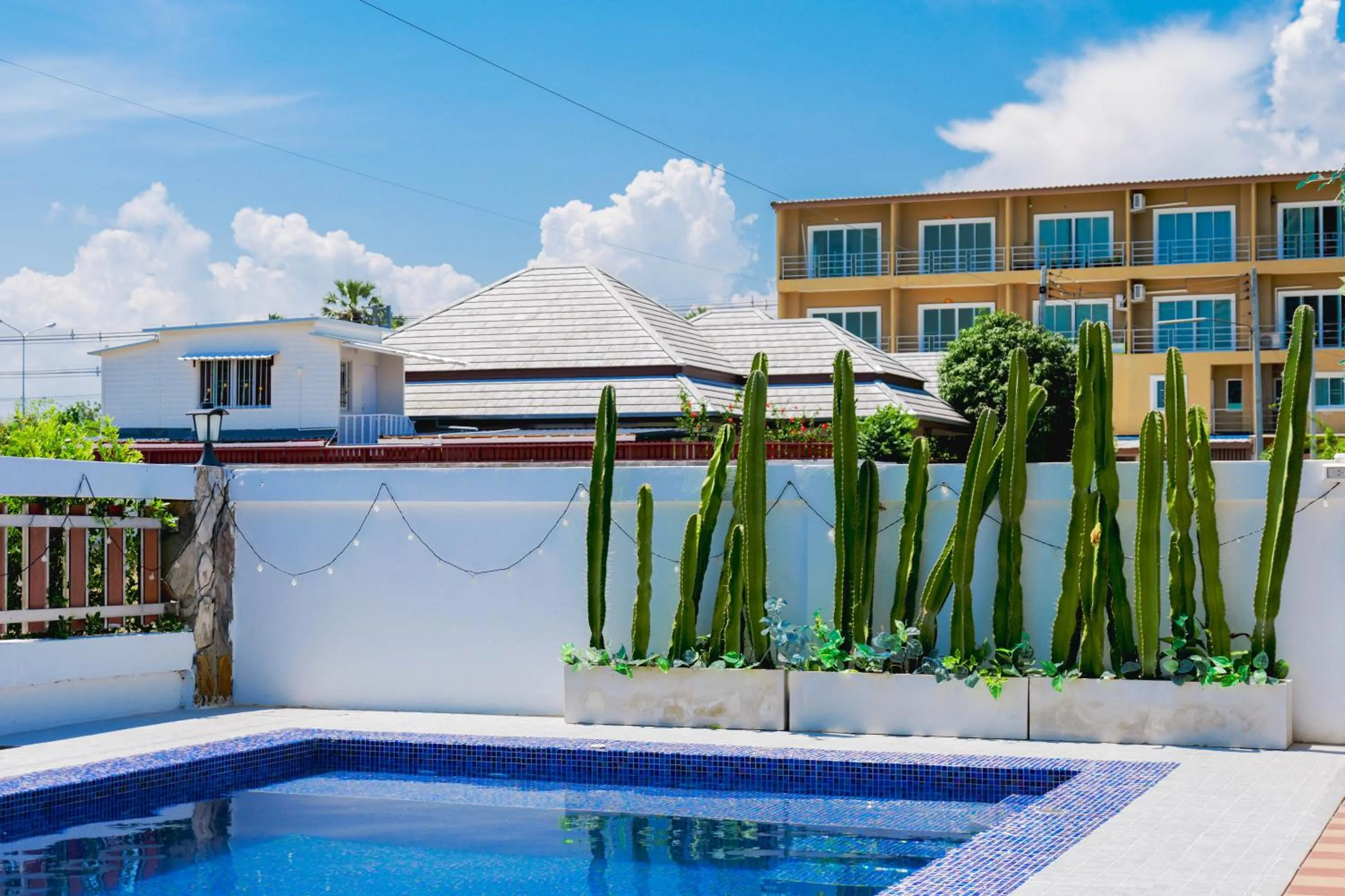 Swimming pool in LV Villa Cha-am