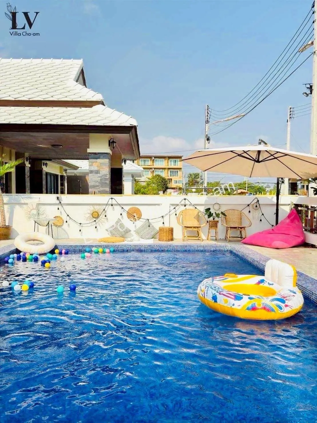 Swimming pool in LV Villa Cha-am