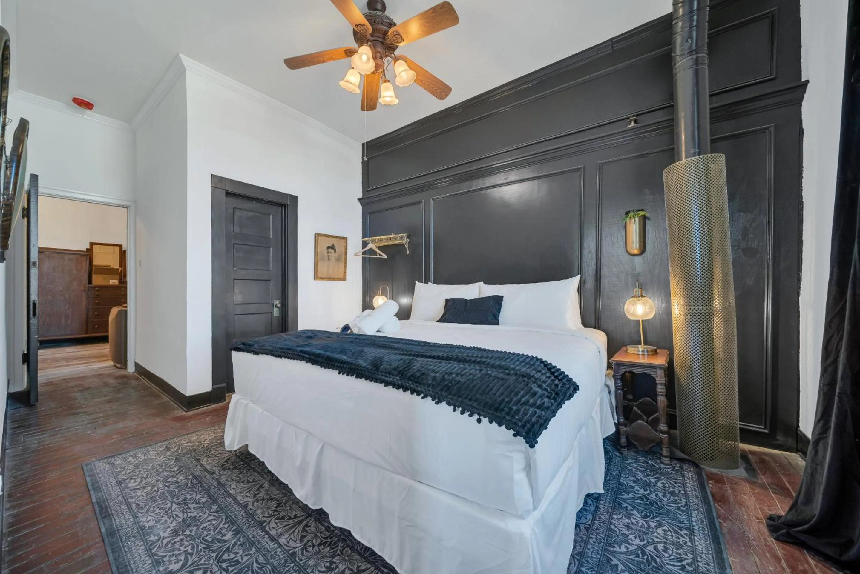 Bedroom, Bed in The Historic Grand Canyon Hotel