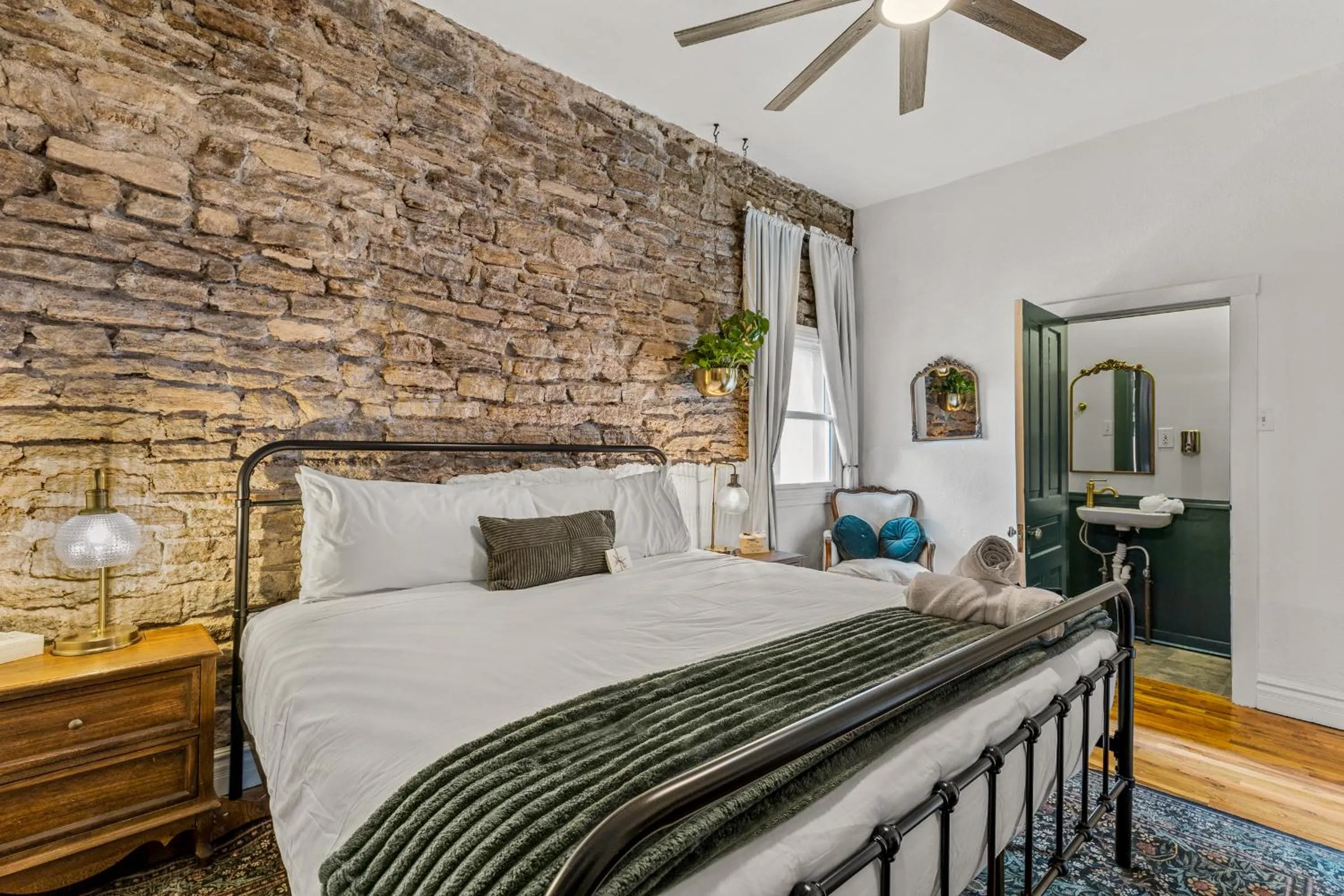 Bed in The Historic Grand Canyon Hotel