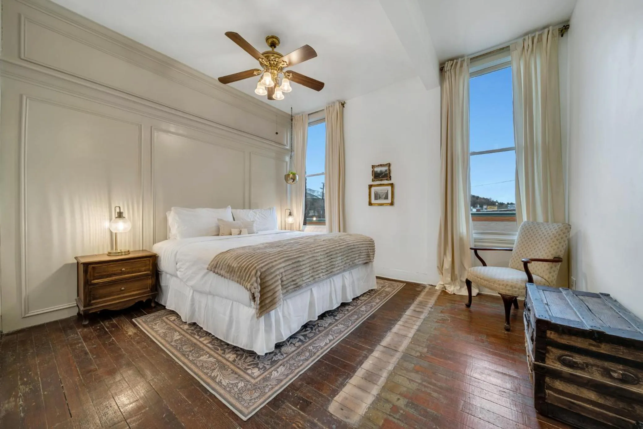 Bedroom, Bed in The Historic Grand Canyon Hotel