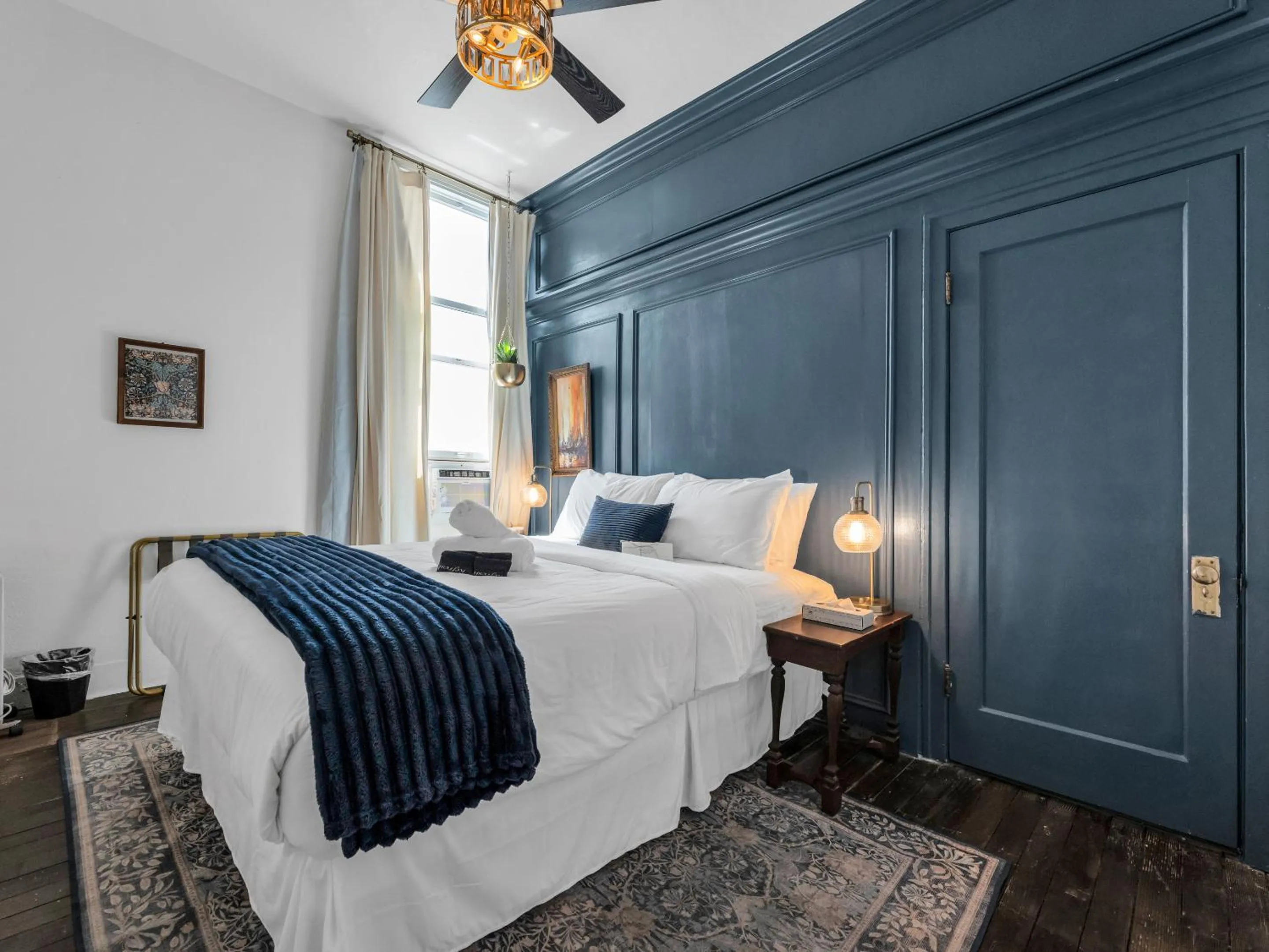 Bedroom, Bed in The Historic Grand Canyon Hotel