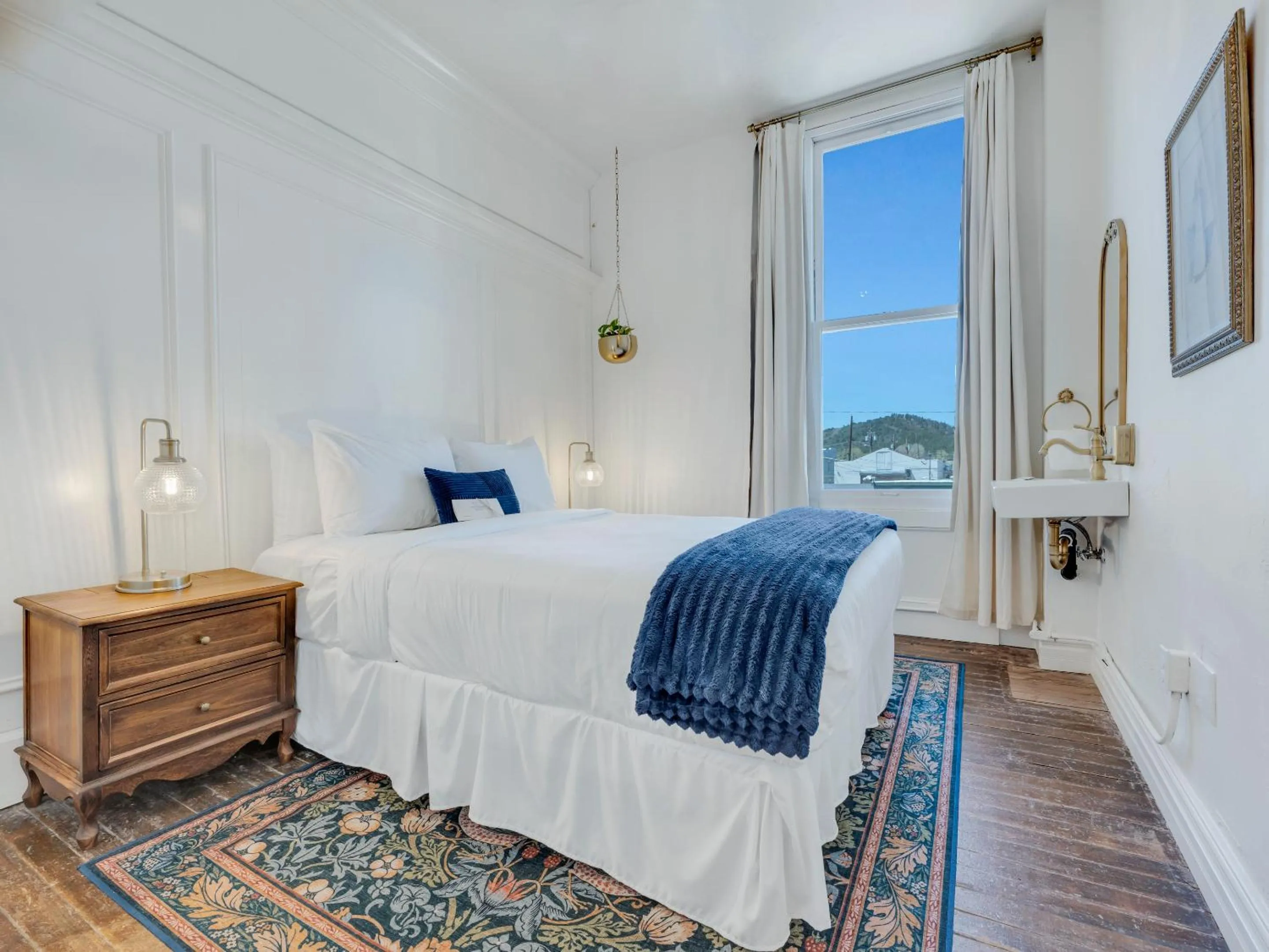 Bedroom, Bed in The Historic Grand Canyon Hotel