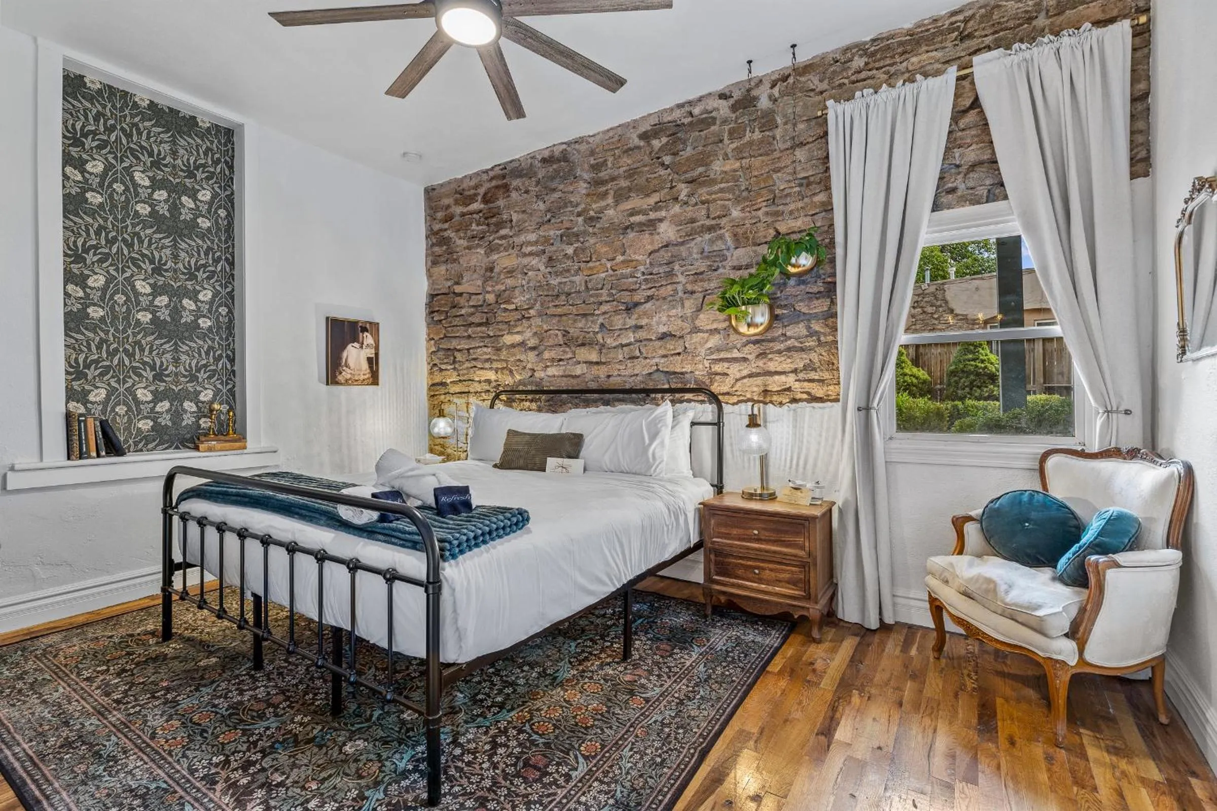 Bed in The Historic Grand Canyon Hotel