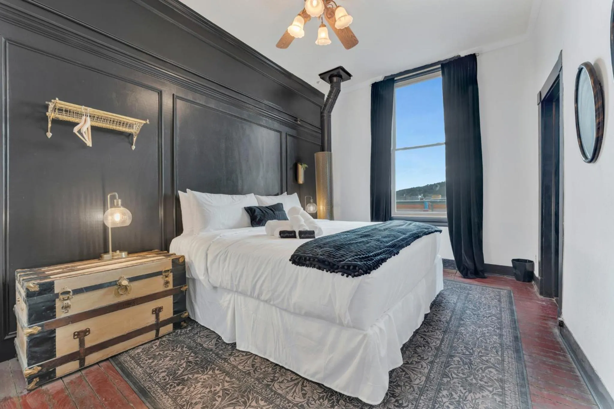 Bedroom, Bed in The Historic Grand Canyon Hotel