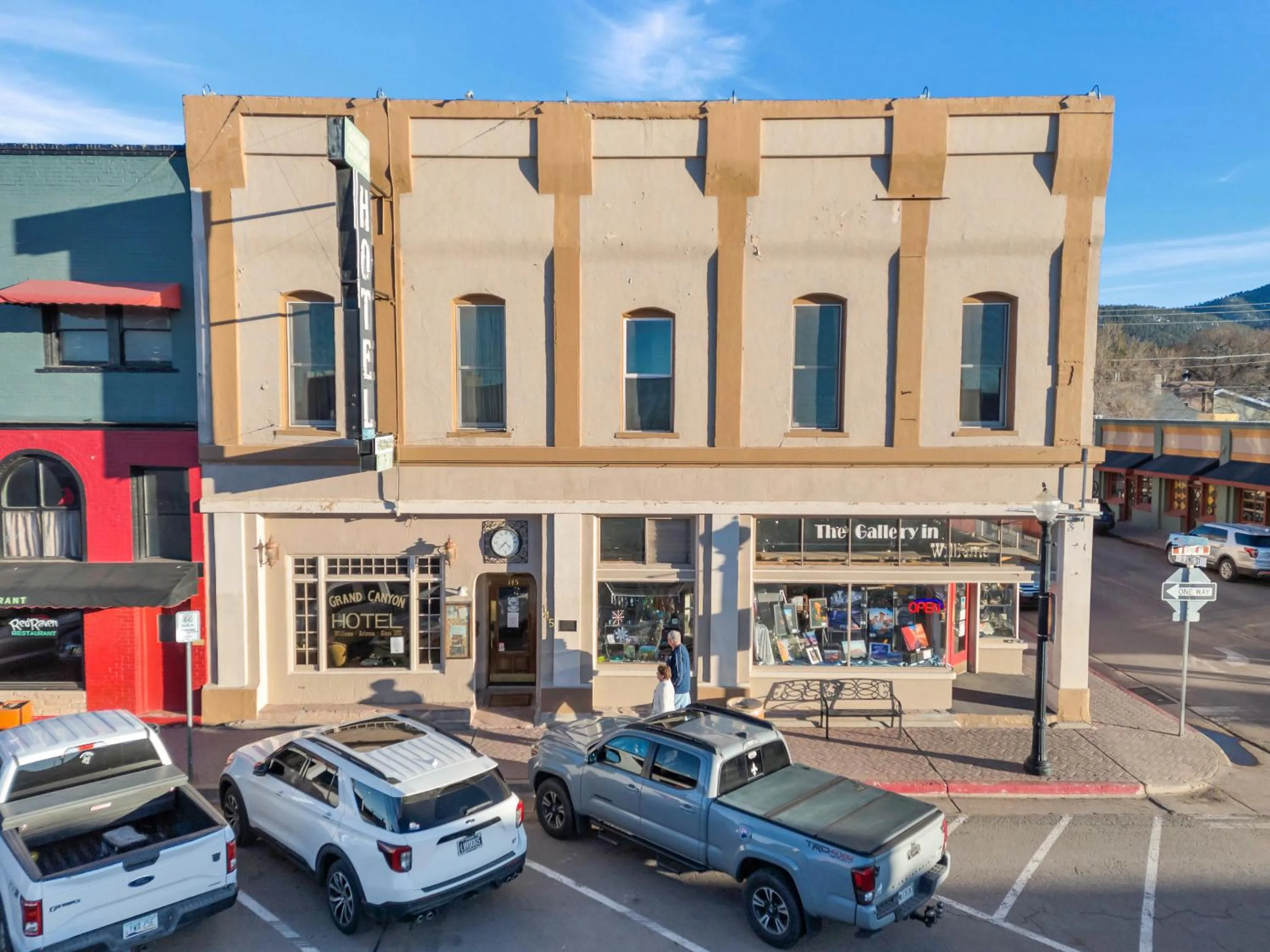 Street view in The Historic Grand Canyon Hotel