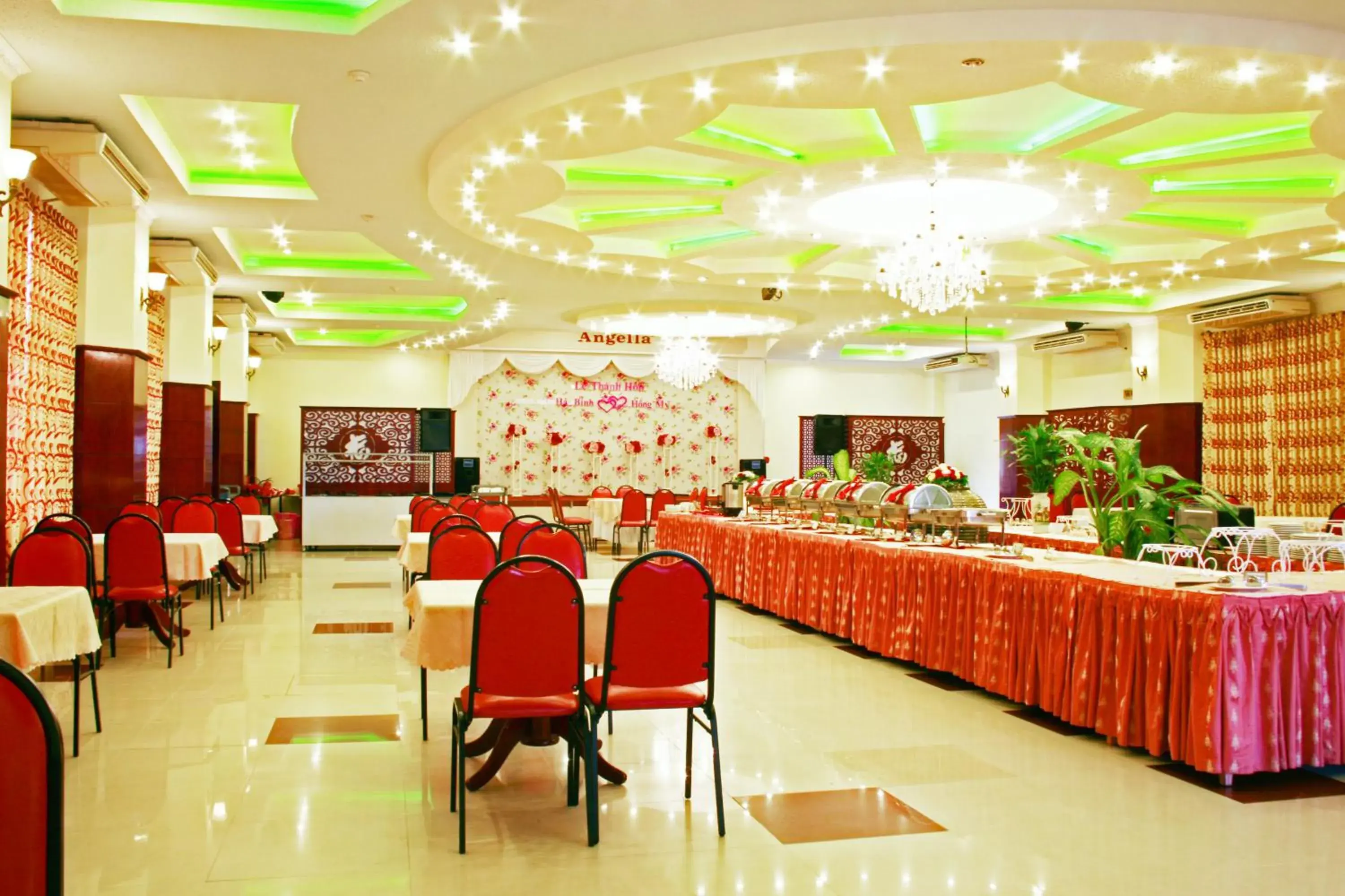 Restaurant/places to eat in Angella Hotel Restaurant/places to eat in Angella Hotel