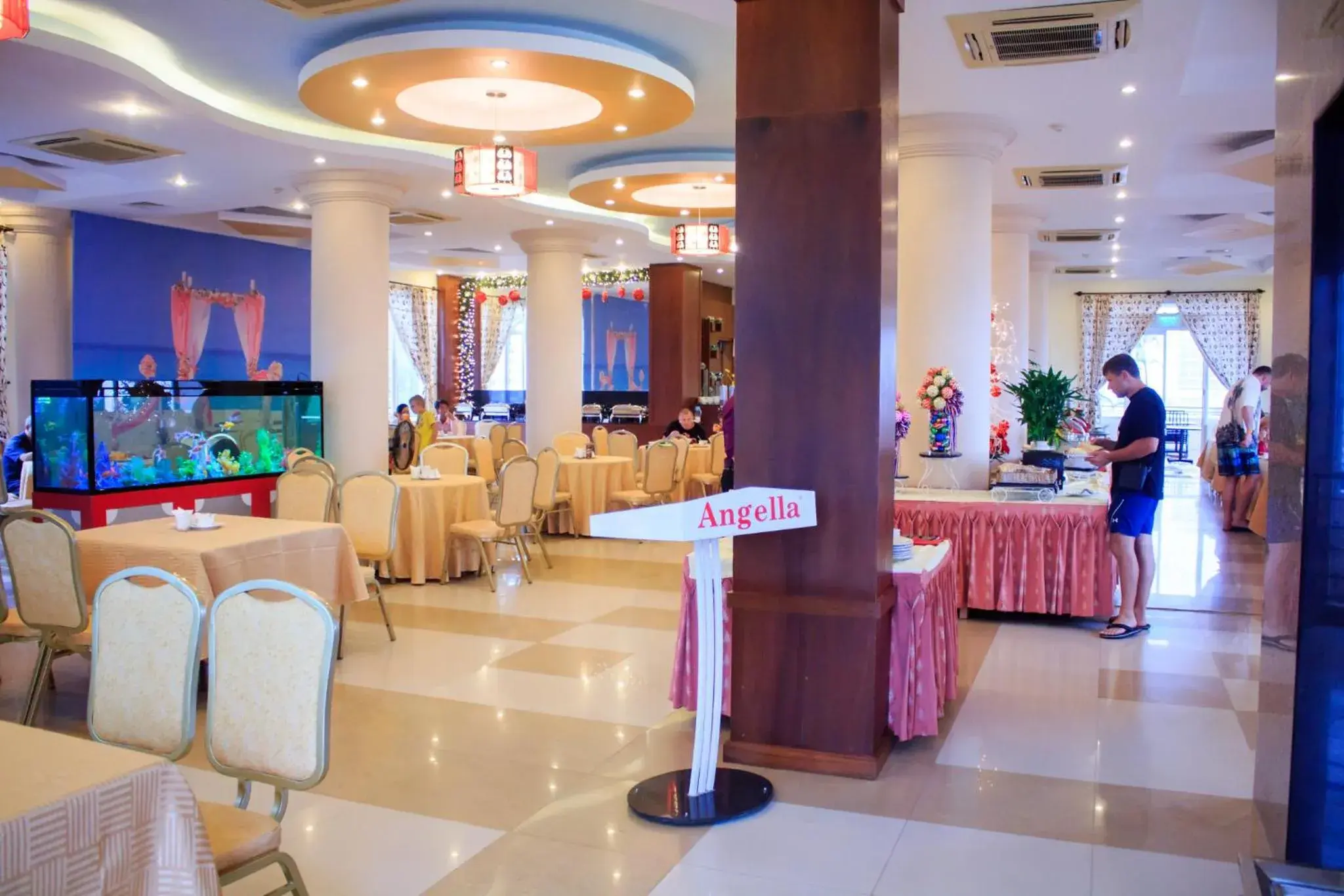 Restaurant/places to eat in Angella Hotel Restaurant/places to eat in Angella Hotel