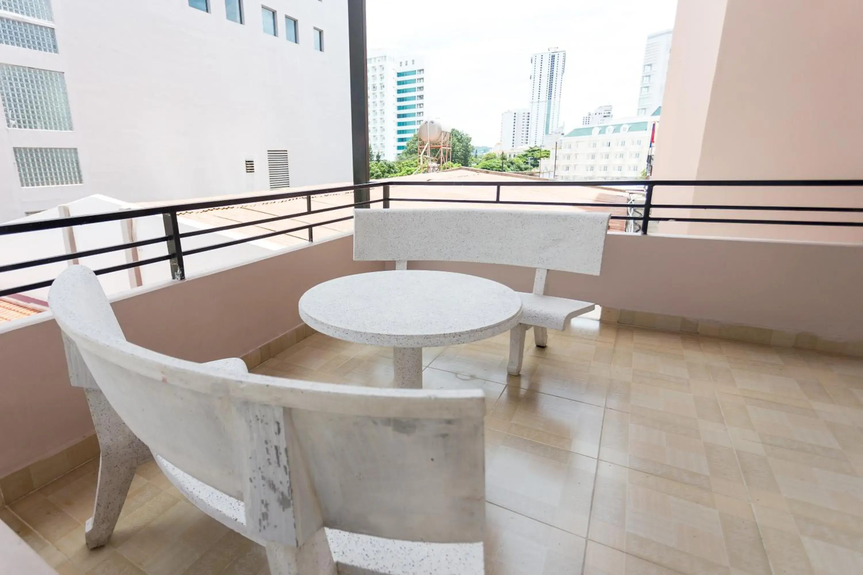 Restaurant/places to eat in Angella Hotel Restaurant/places to eat in Angella Hotel