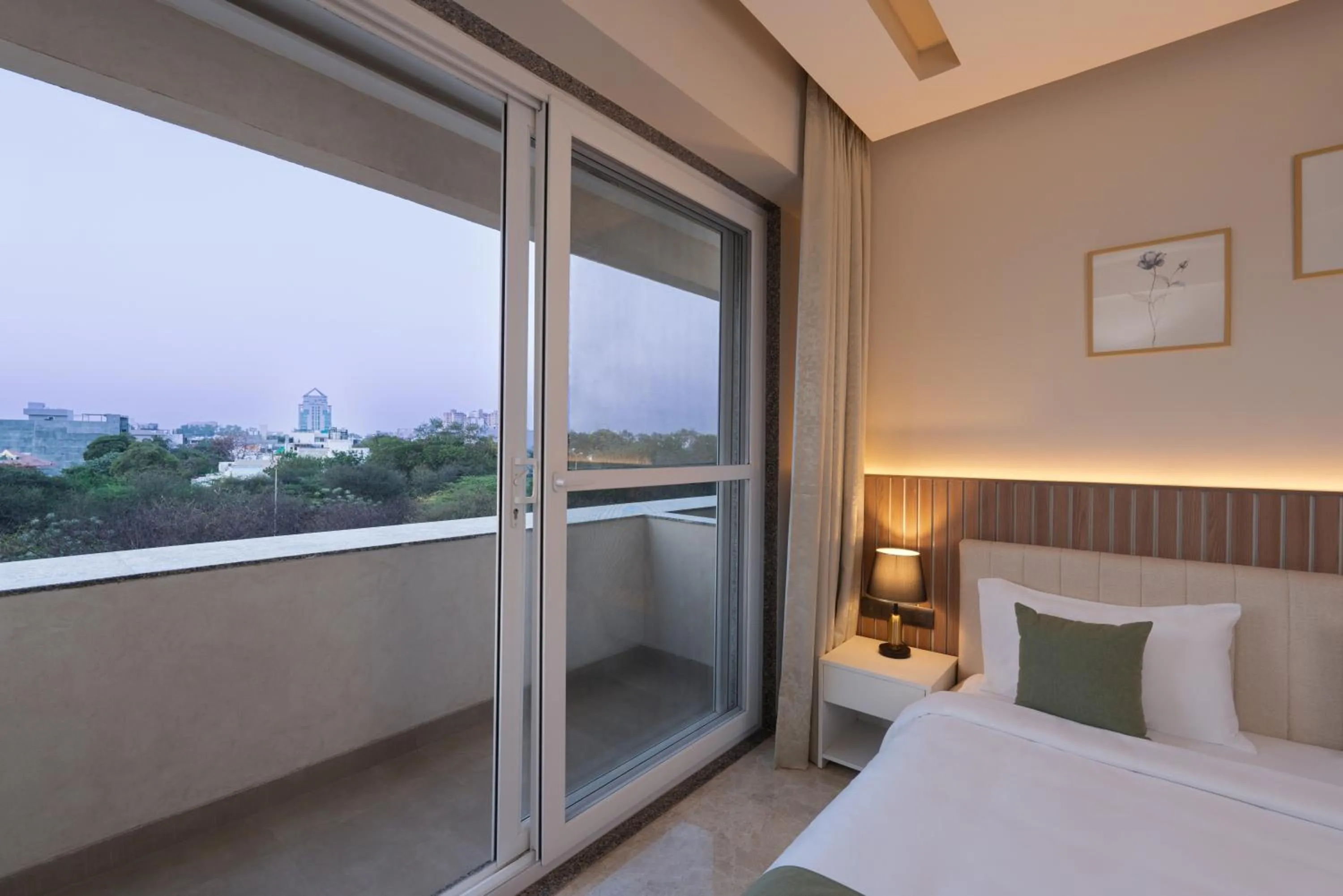 Balcony/Terrace, Bed in Foxtrail, Sector 42 - AM Hotel Kollection