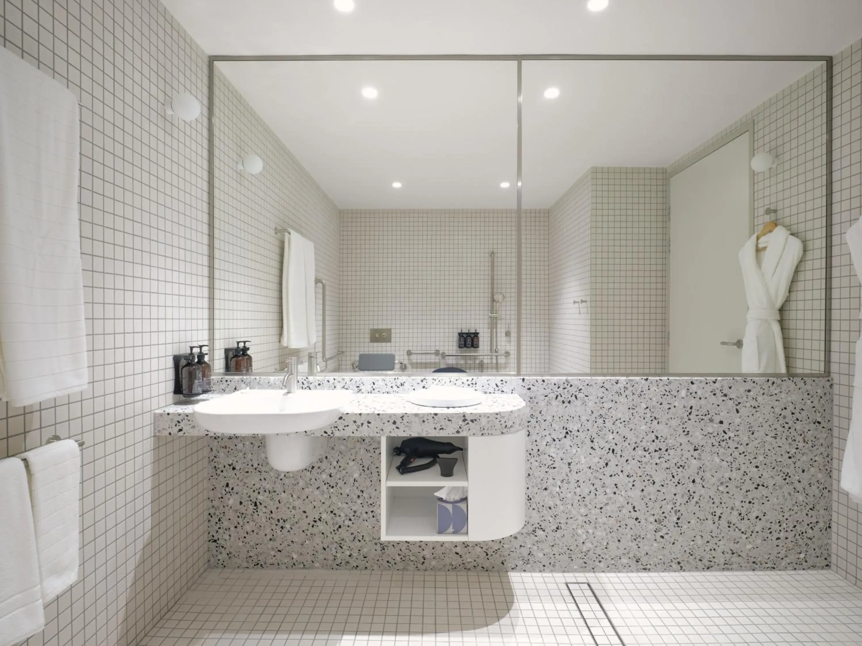 Marina Accessible King or Twin Room in Ardo Marina Accessible King or Twin Room in Ardo