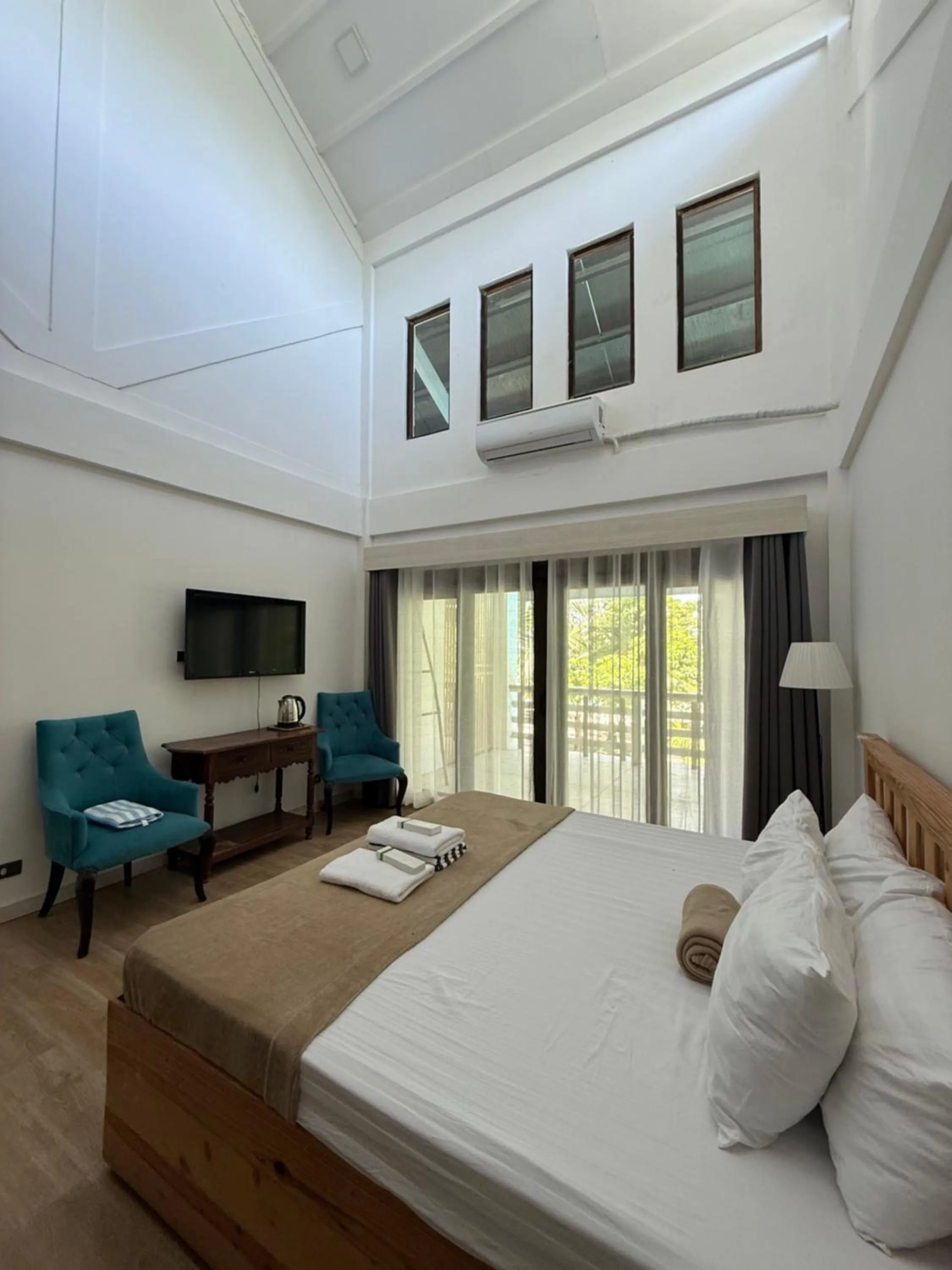 Bed in Islas Moriones Beach Resort