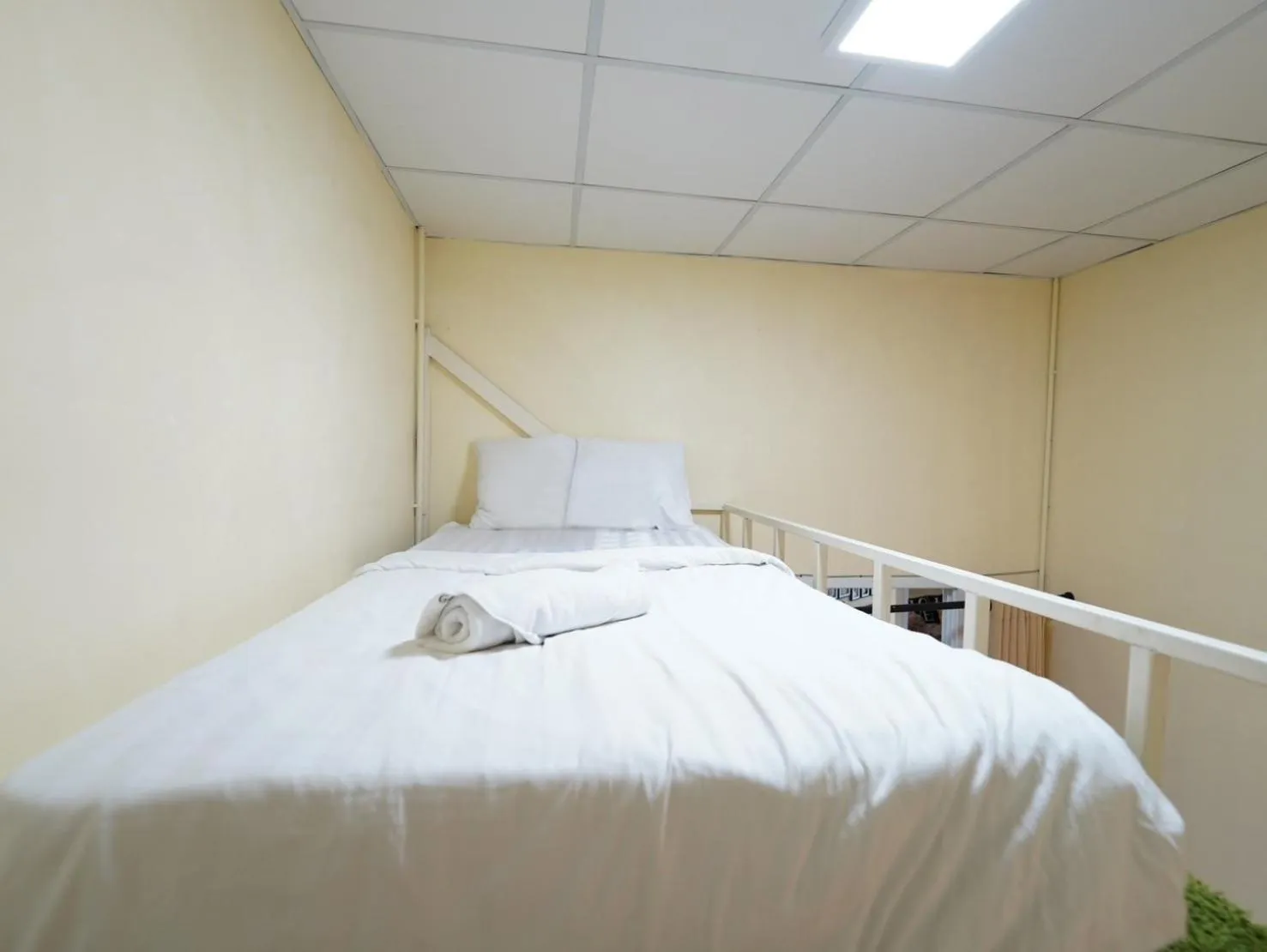 Bed in EZ Sleep @ Ratchada 19